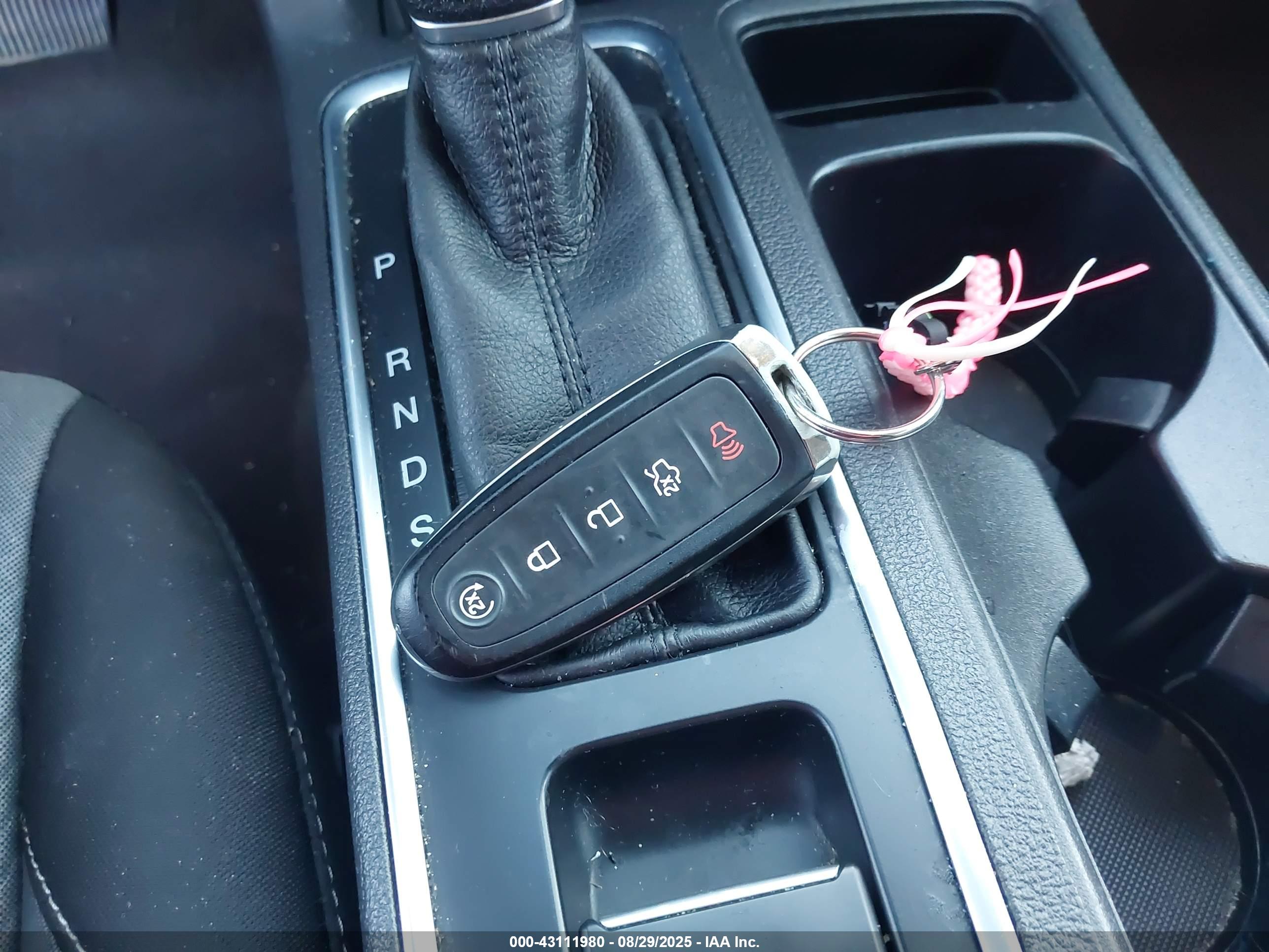 FORD ESCAPE image 11