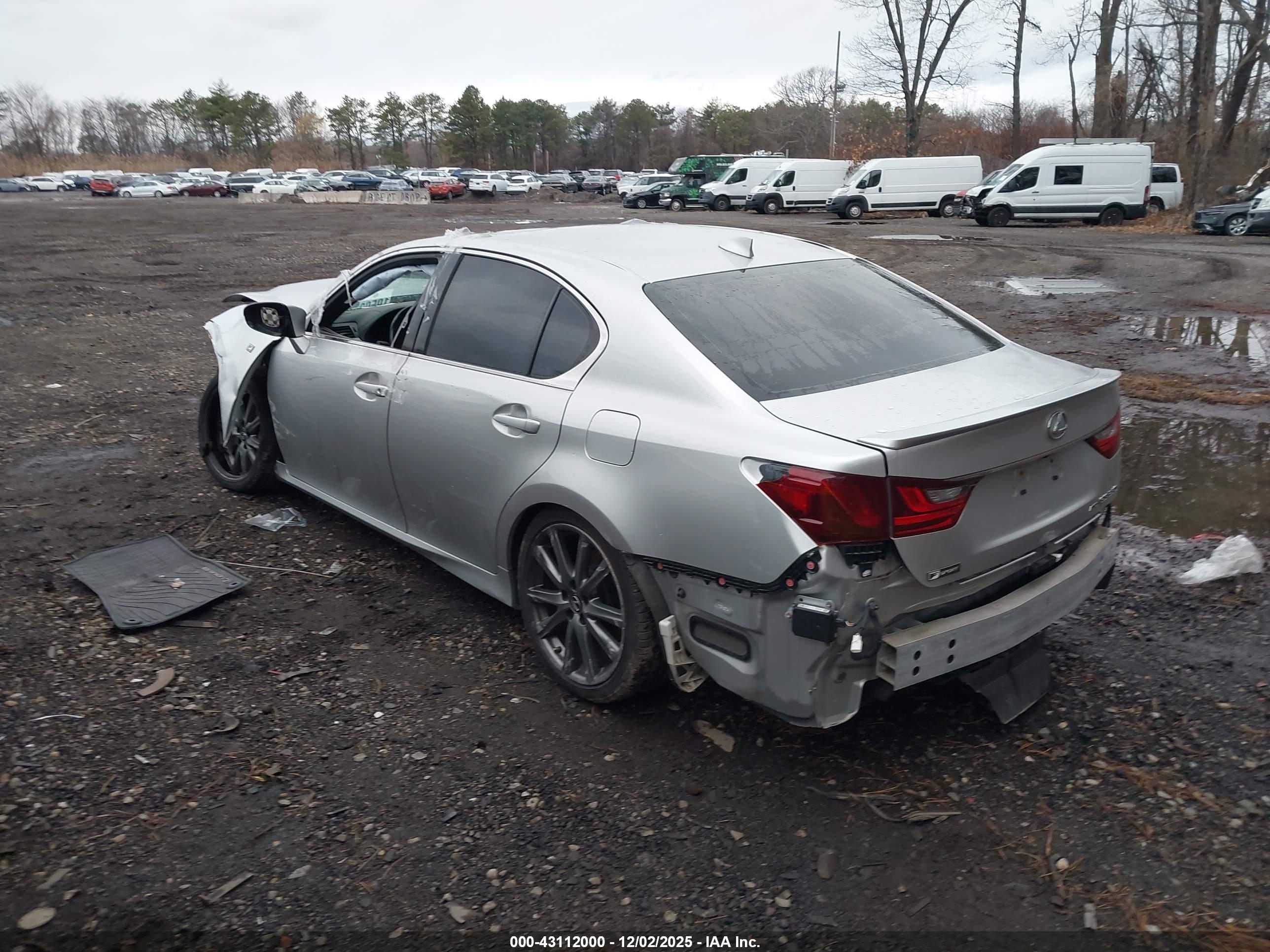 LEXUS GS image 3