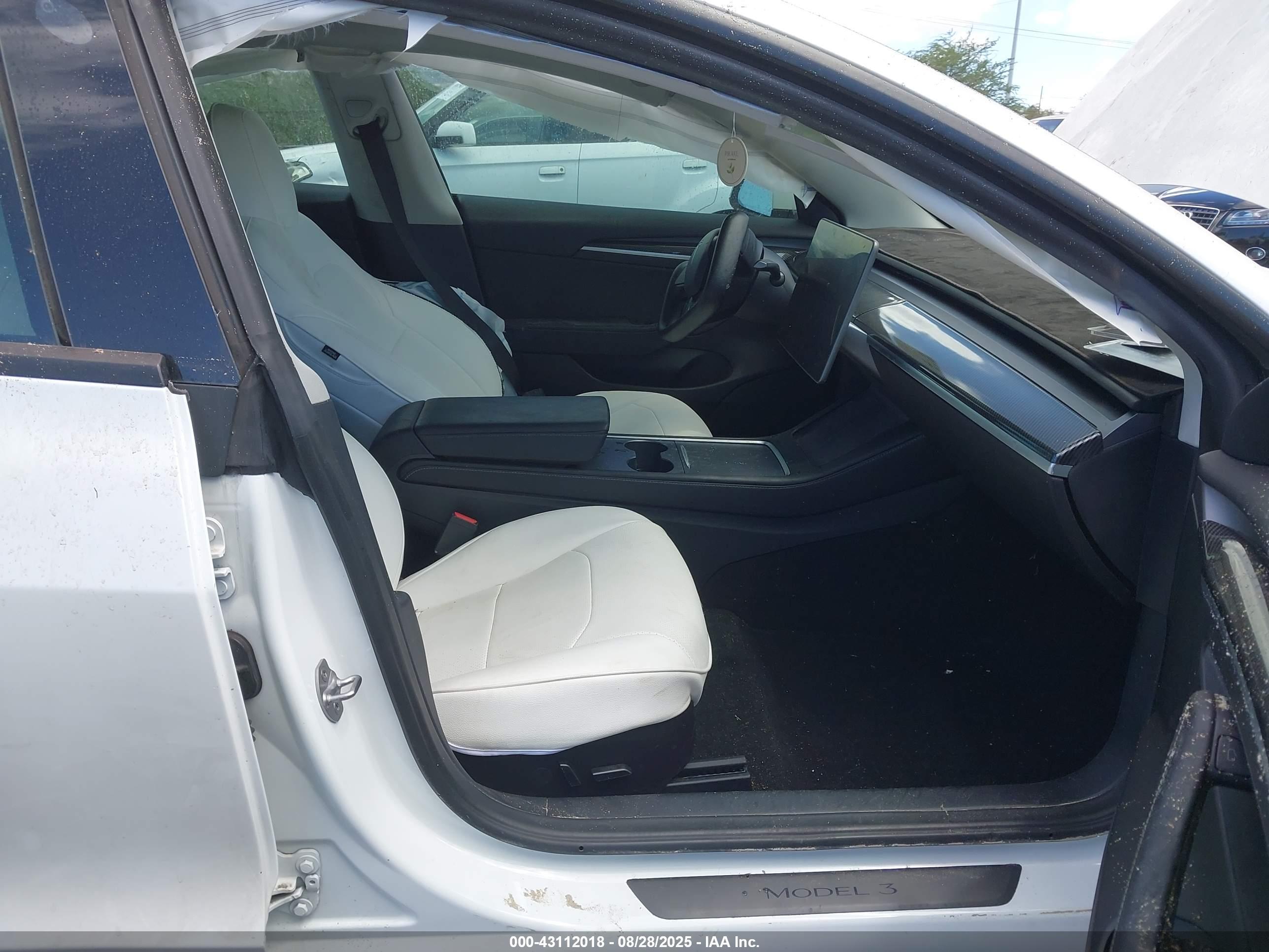 TESLA MODEL image 5