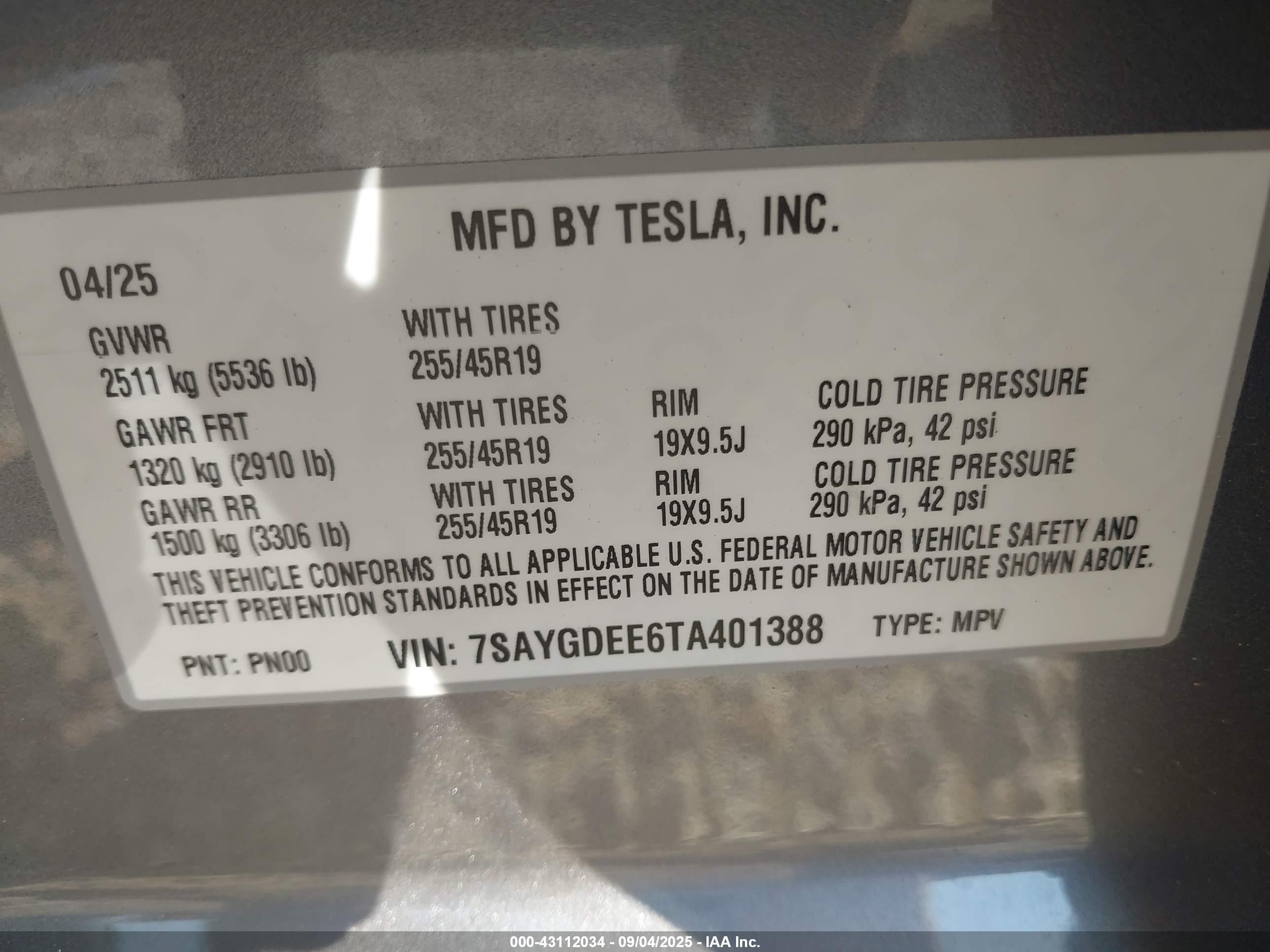 TESLA MODEL image 9