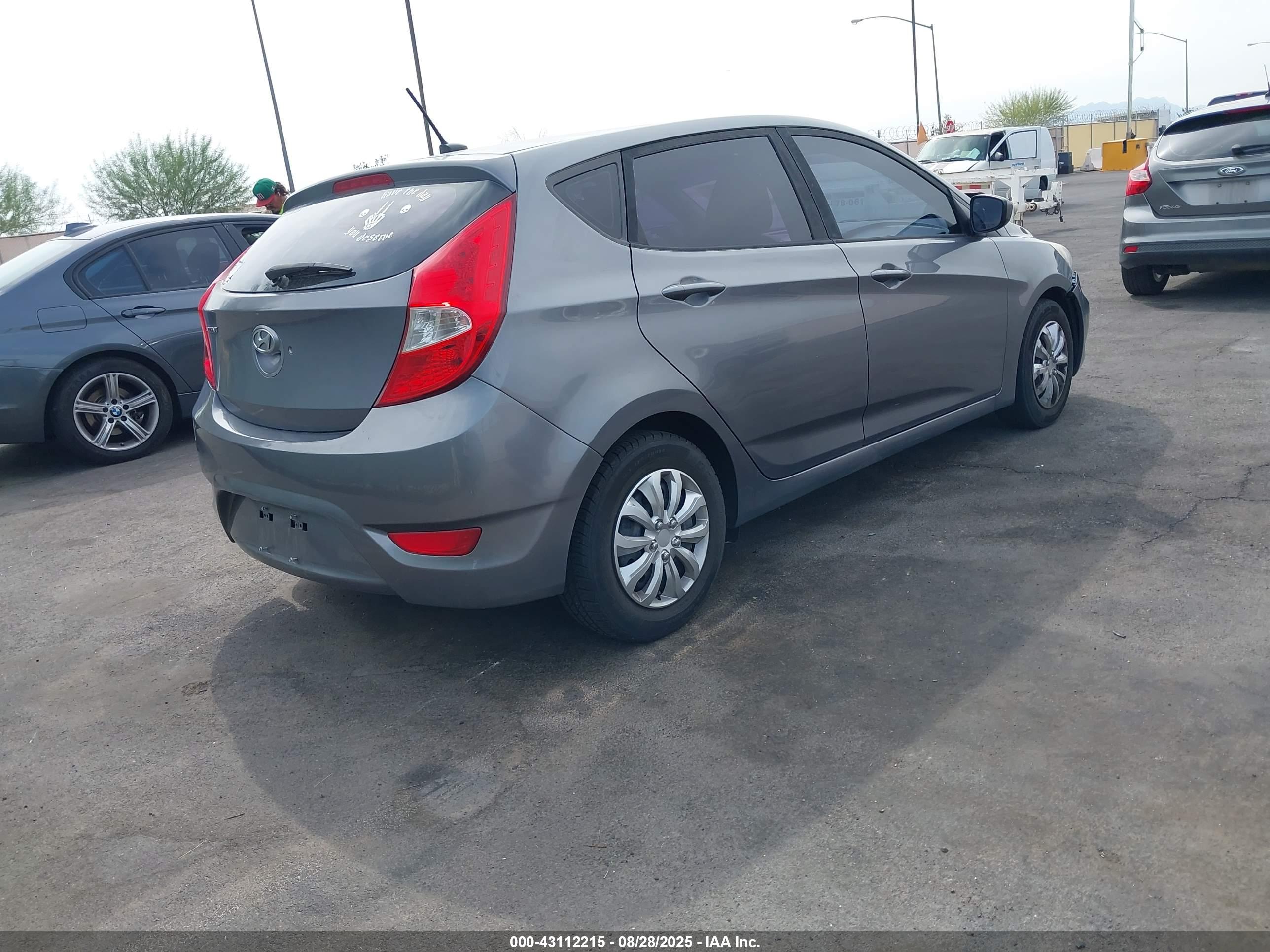 HYUNDAI ACCENT image 4