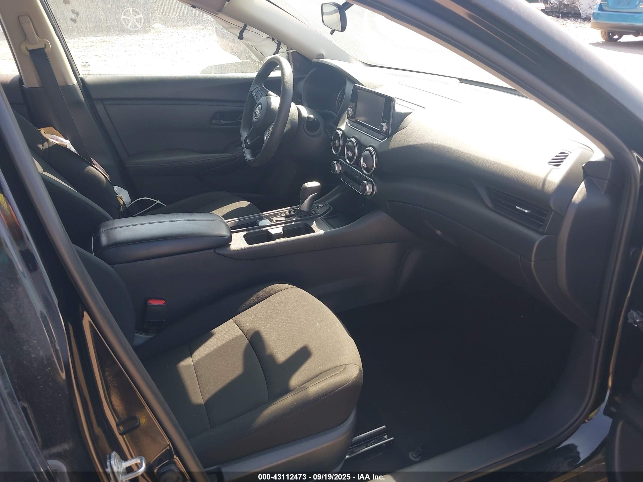 NISSAN SENTRA image 5