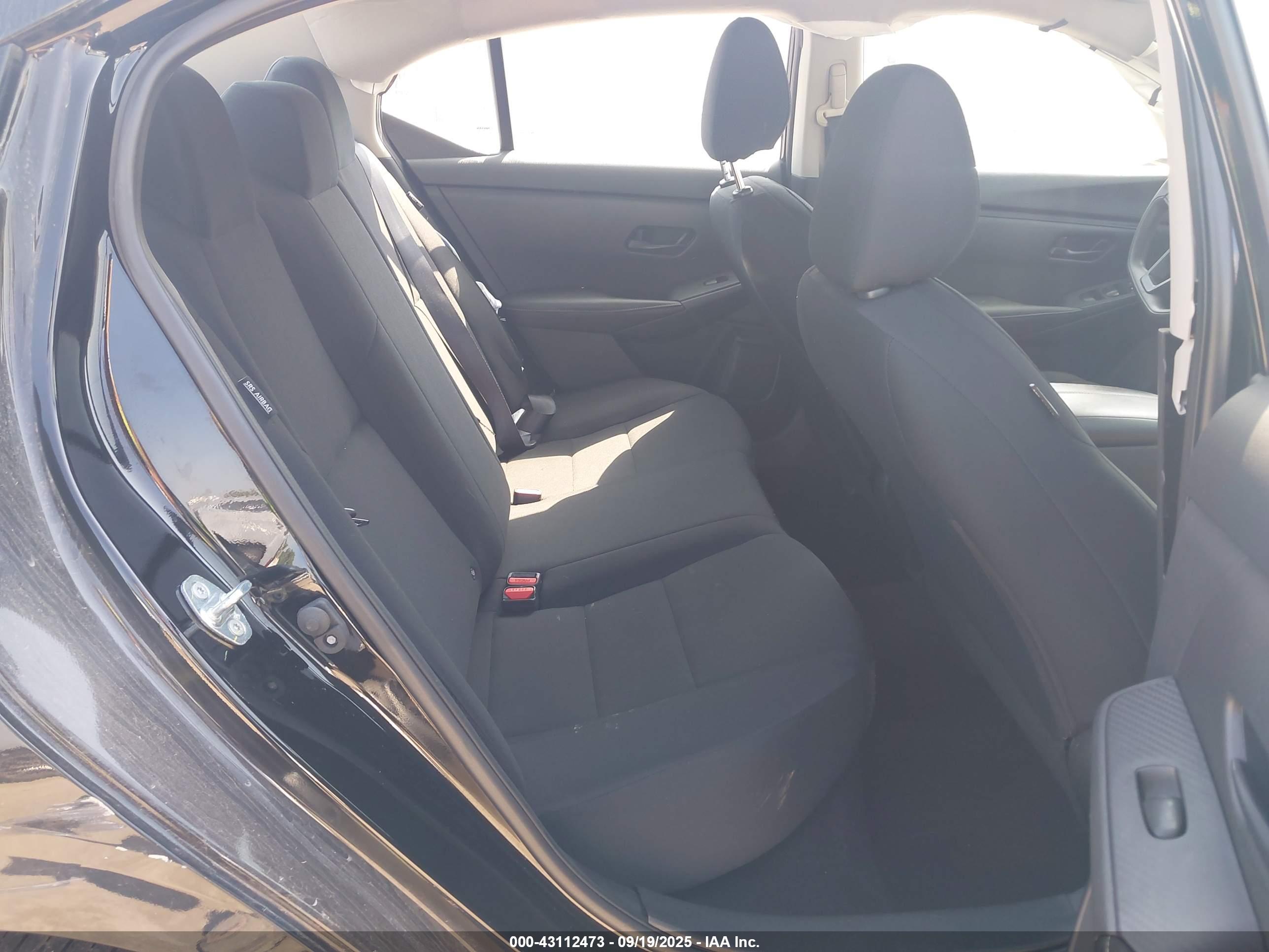 NISSAN SENTRA image 8