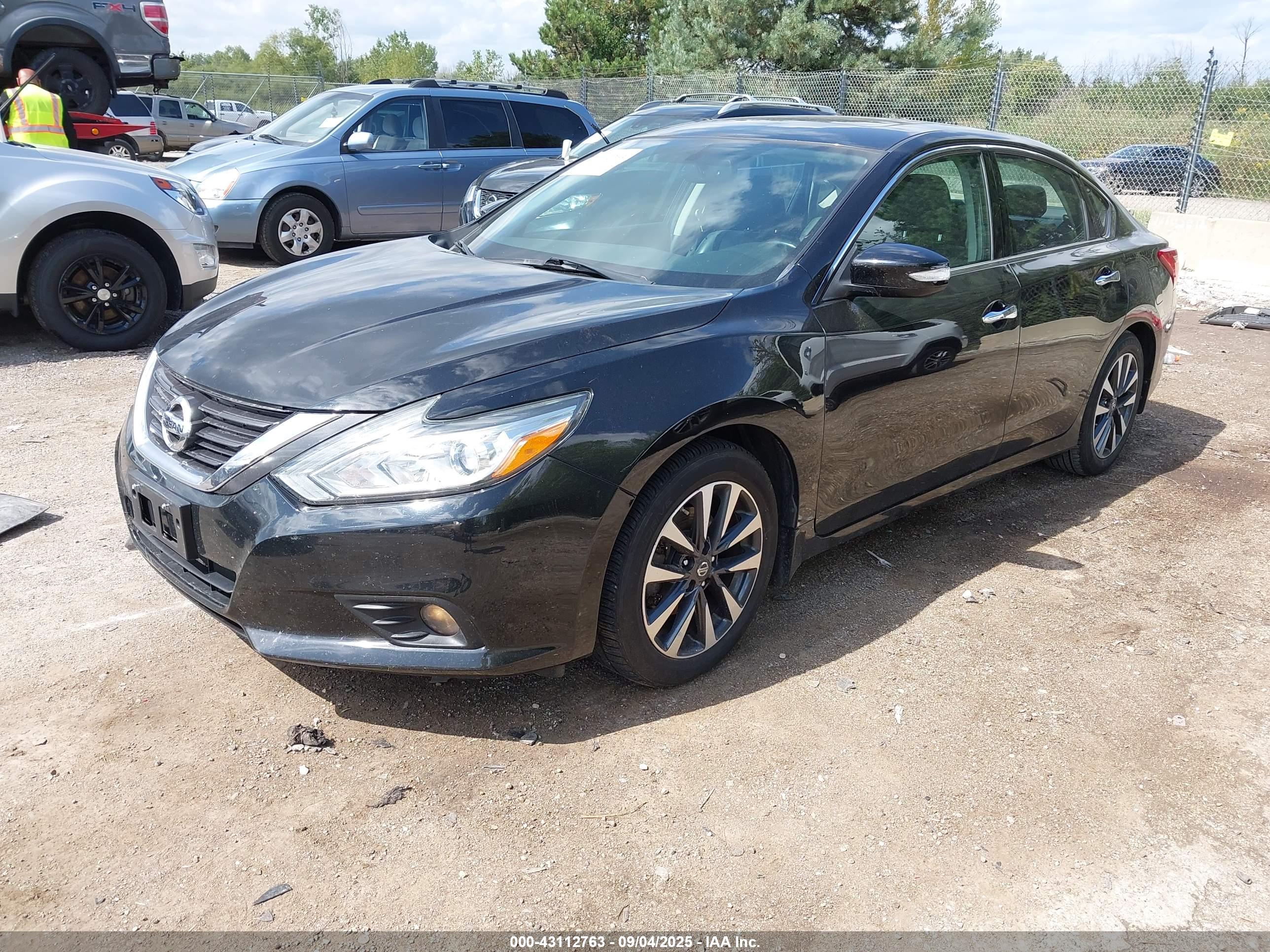 NISSAN ALTIMA image 2