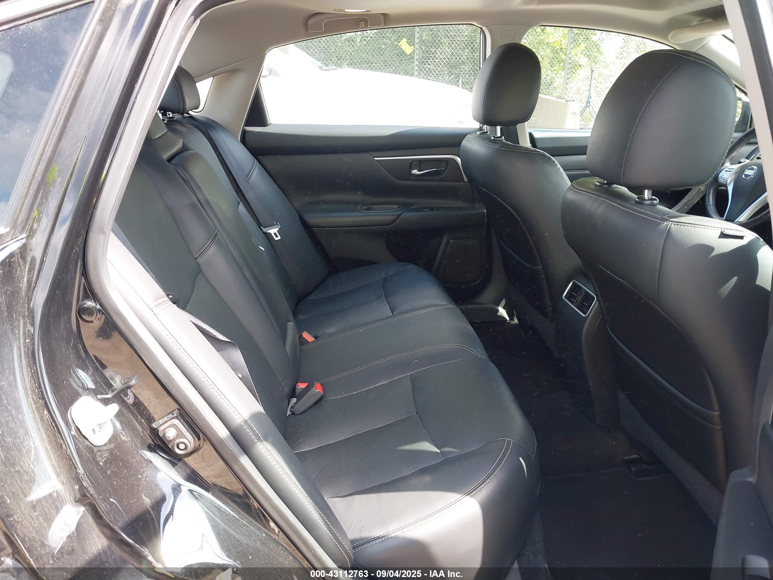 NISSAN ALTIMA image 8