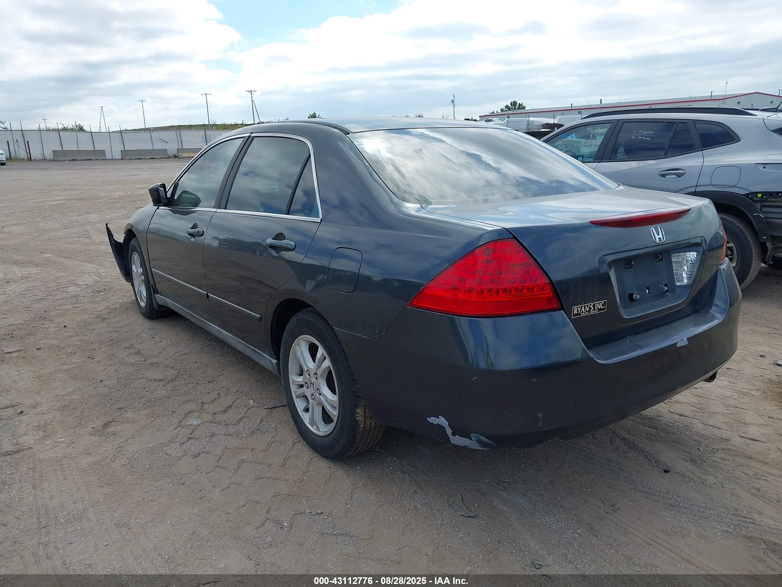 HONDA ACCORD image 3