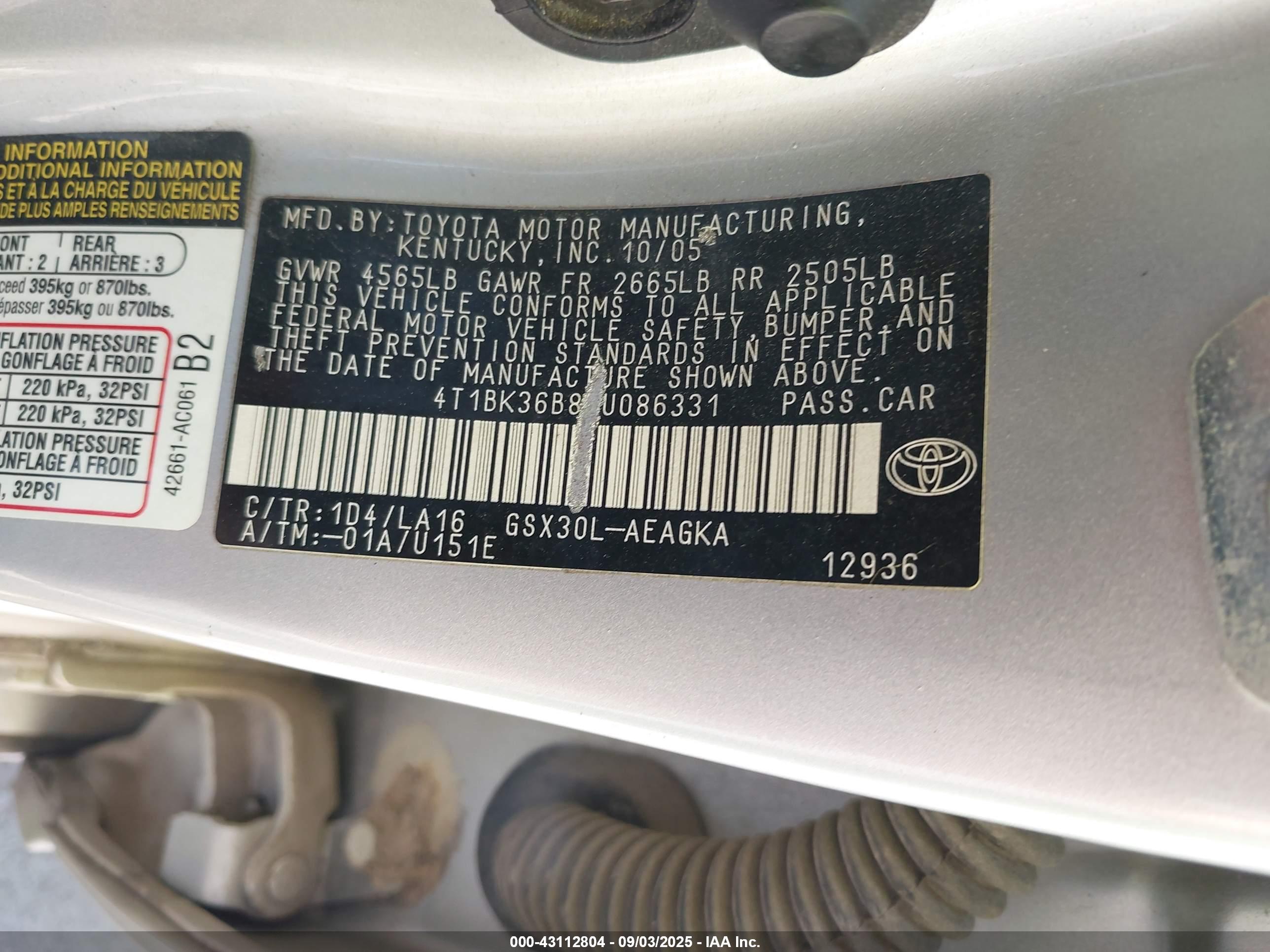 TOYOTA AVALON image 9