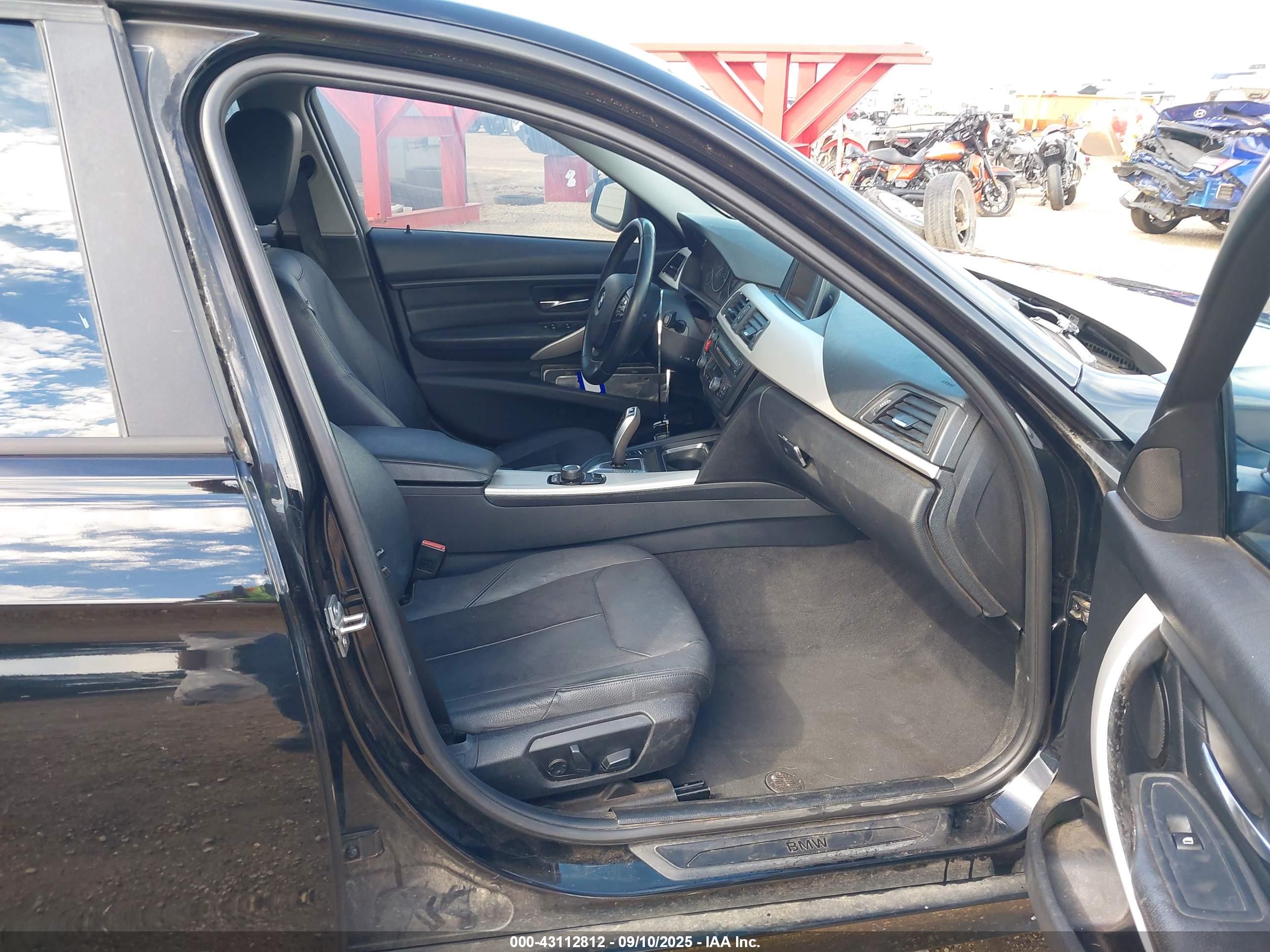 BMW 320I image 5