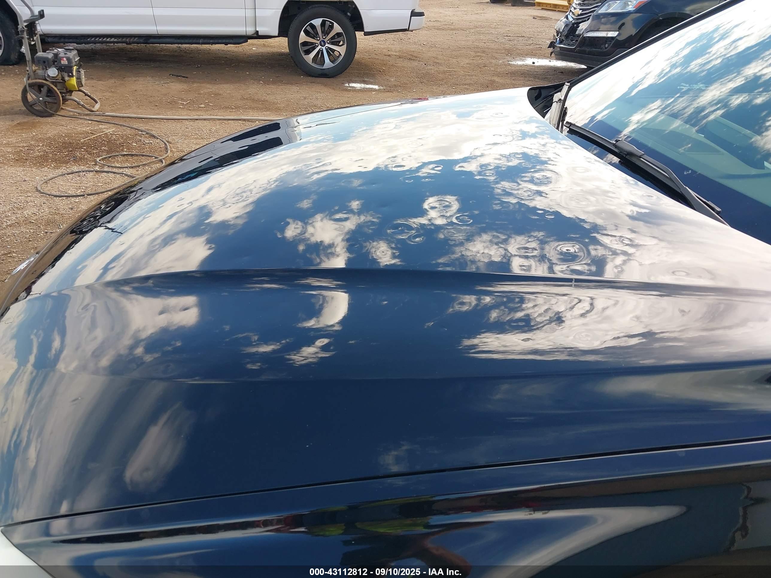 BMW 320I image 6