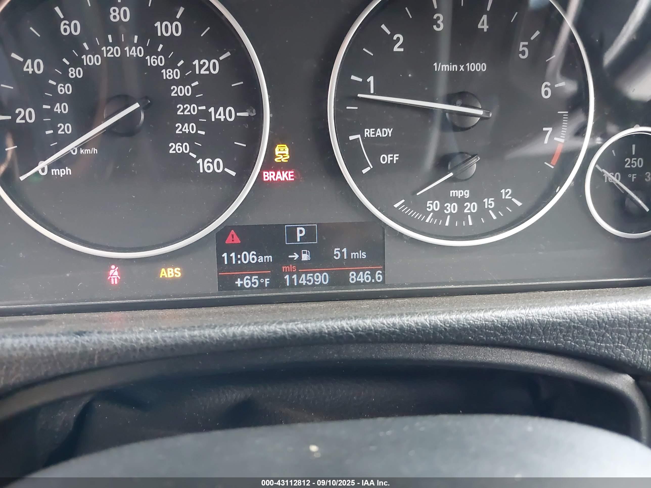 BMW 320I image 7