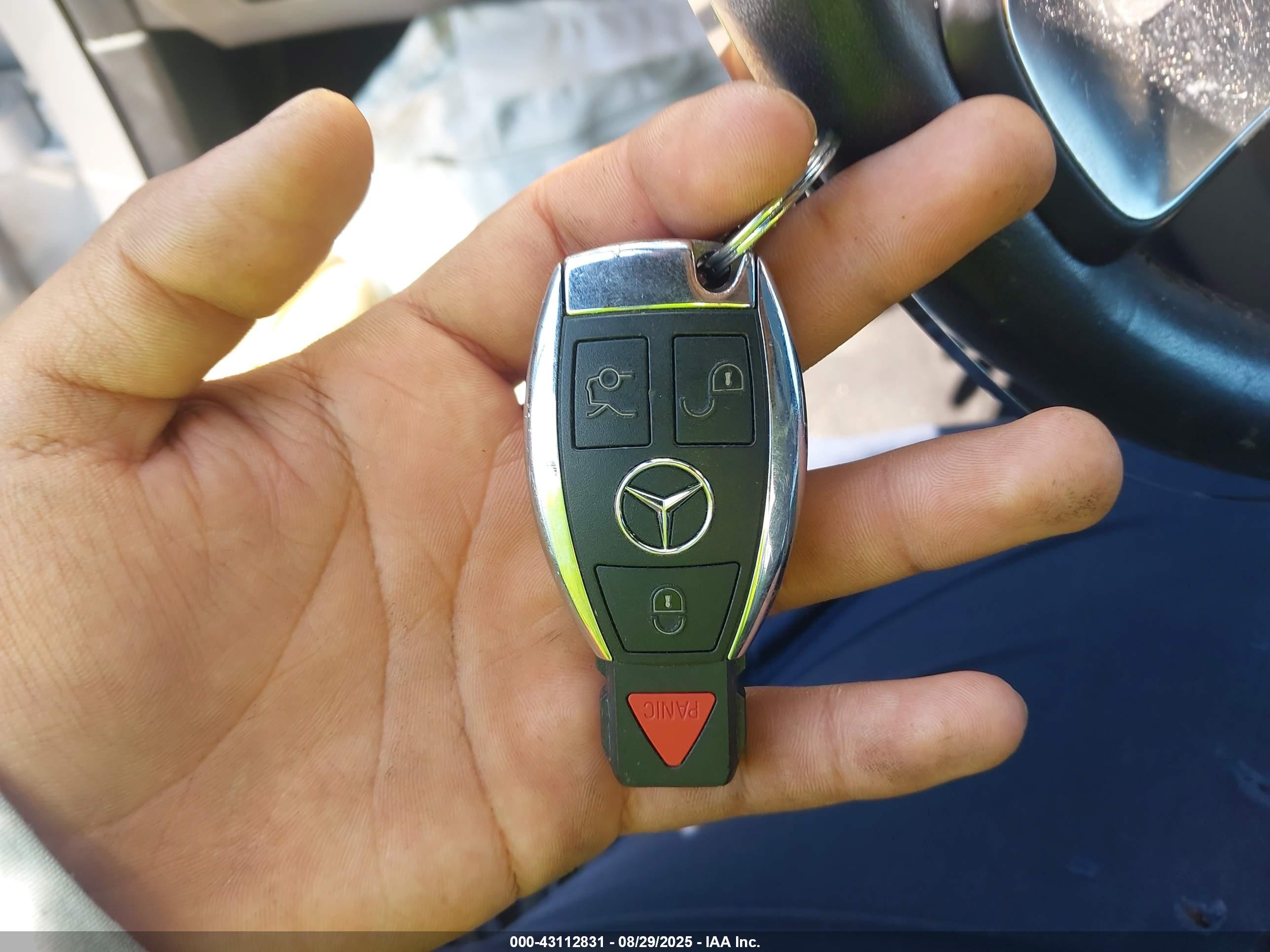 MERCEDES-BENZ GLC image 11