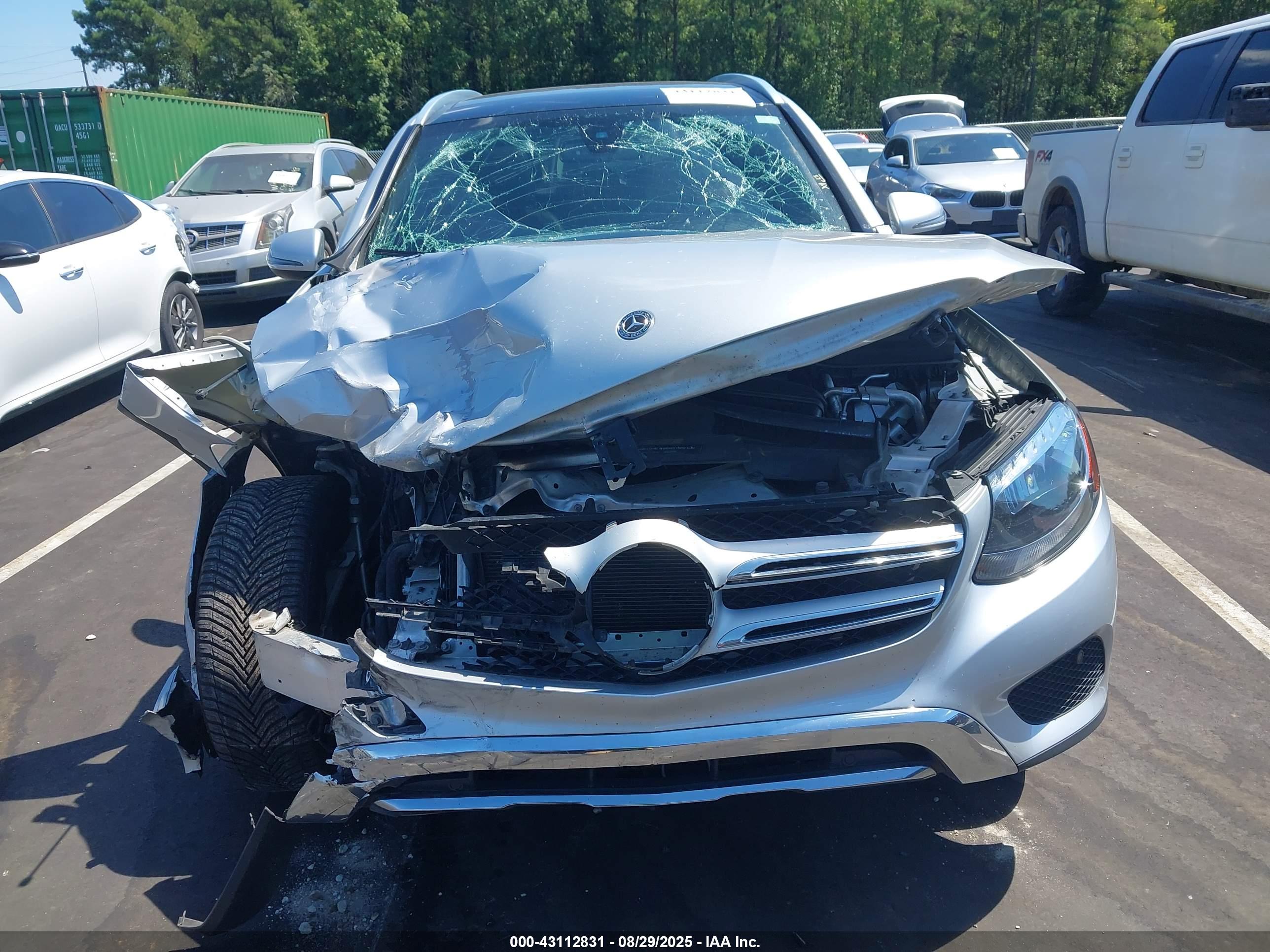 MERCEDES-BENZ GLC image 6