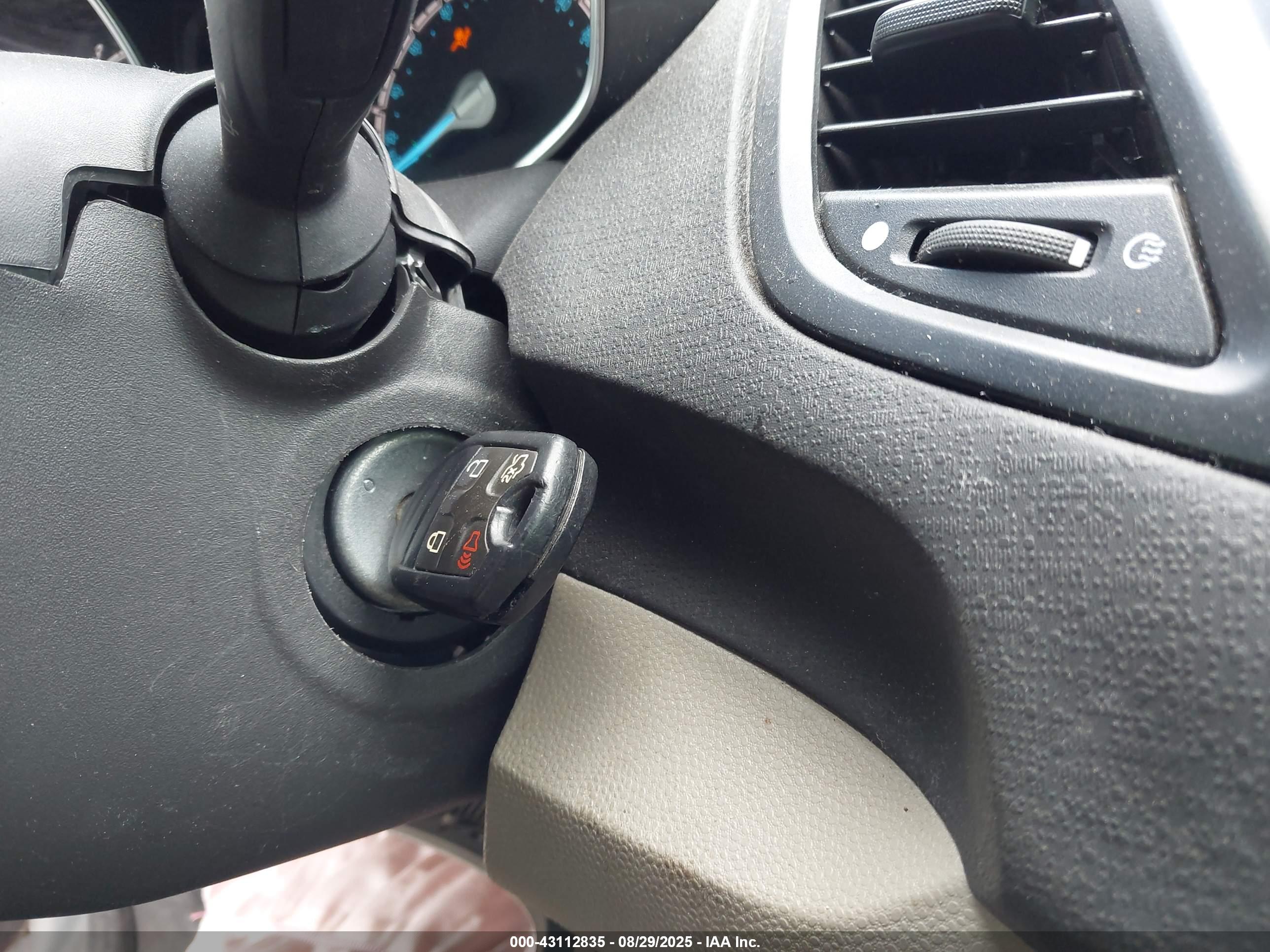 FORD FIESTA image 11