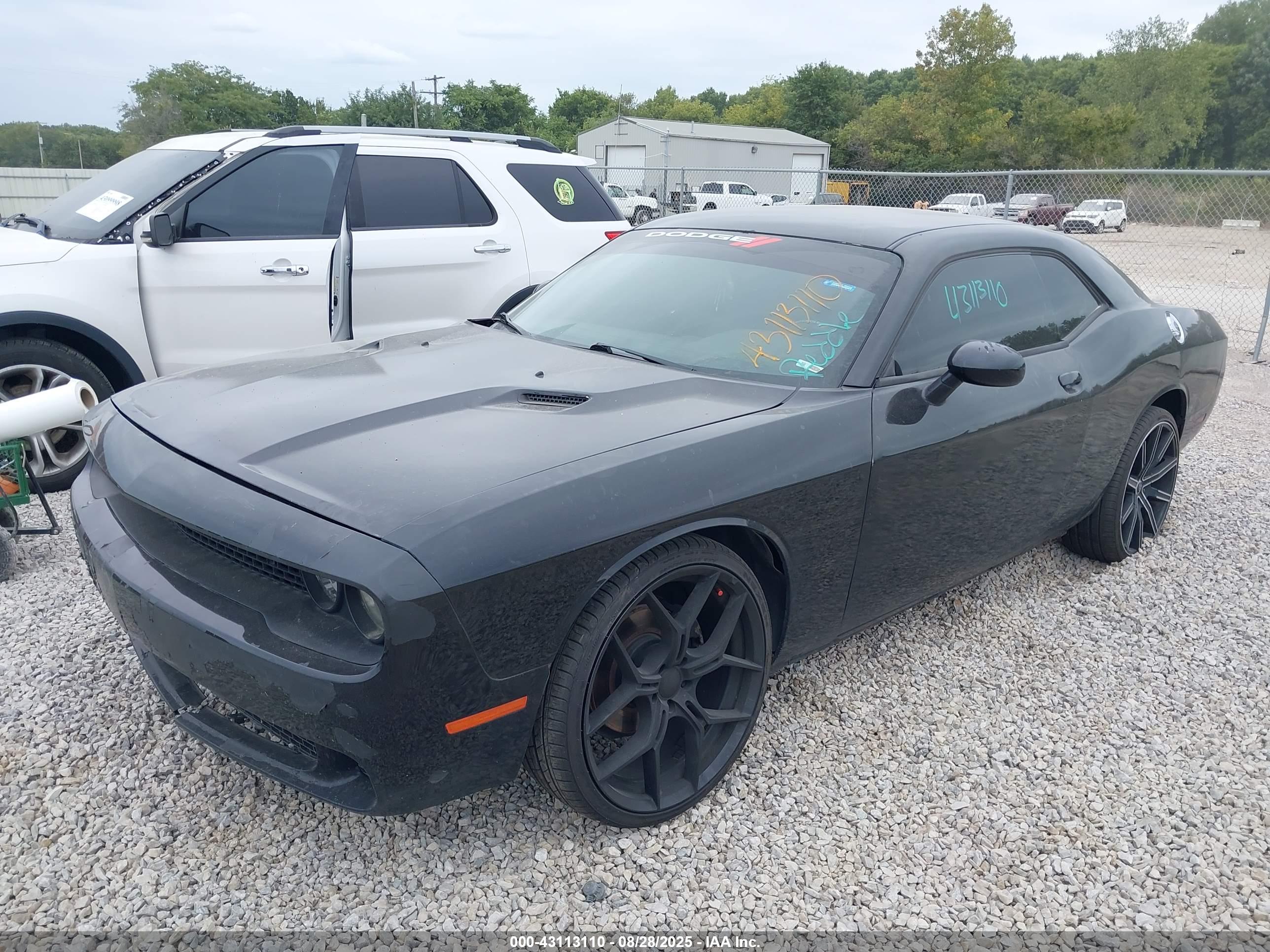 DODGE CHALLENGER image 2