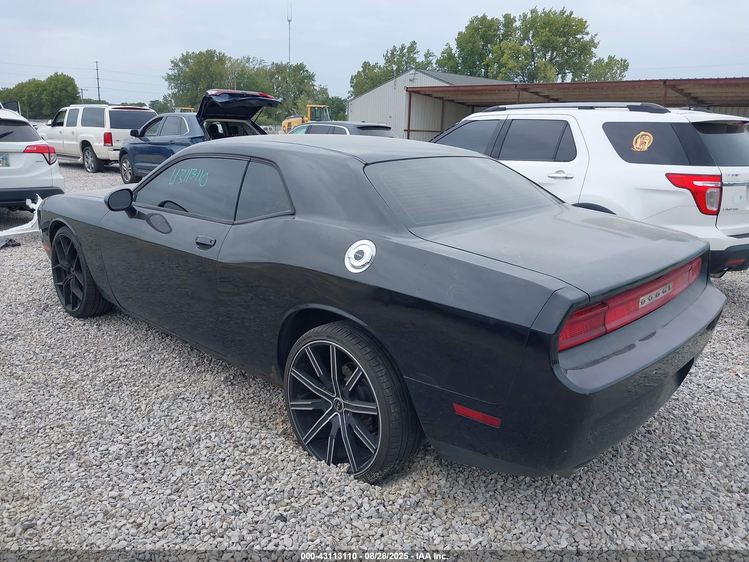 DODGE CHALLENGER image 3