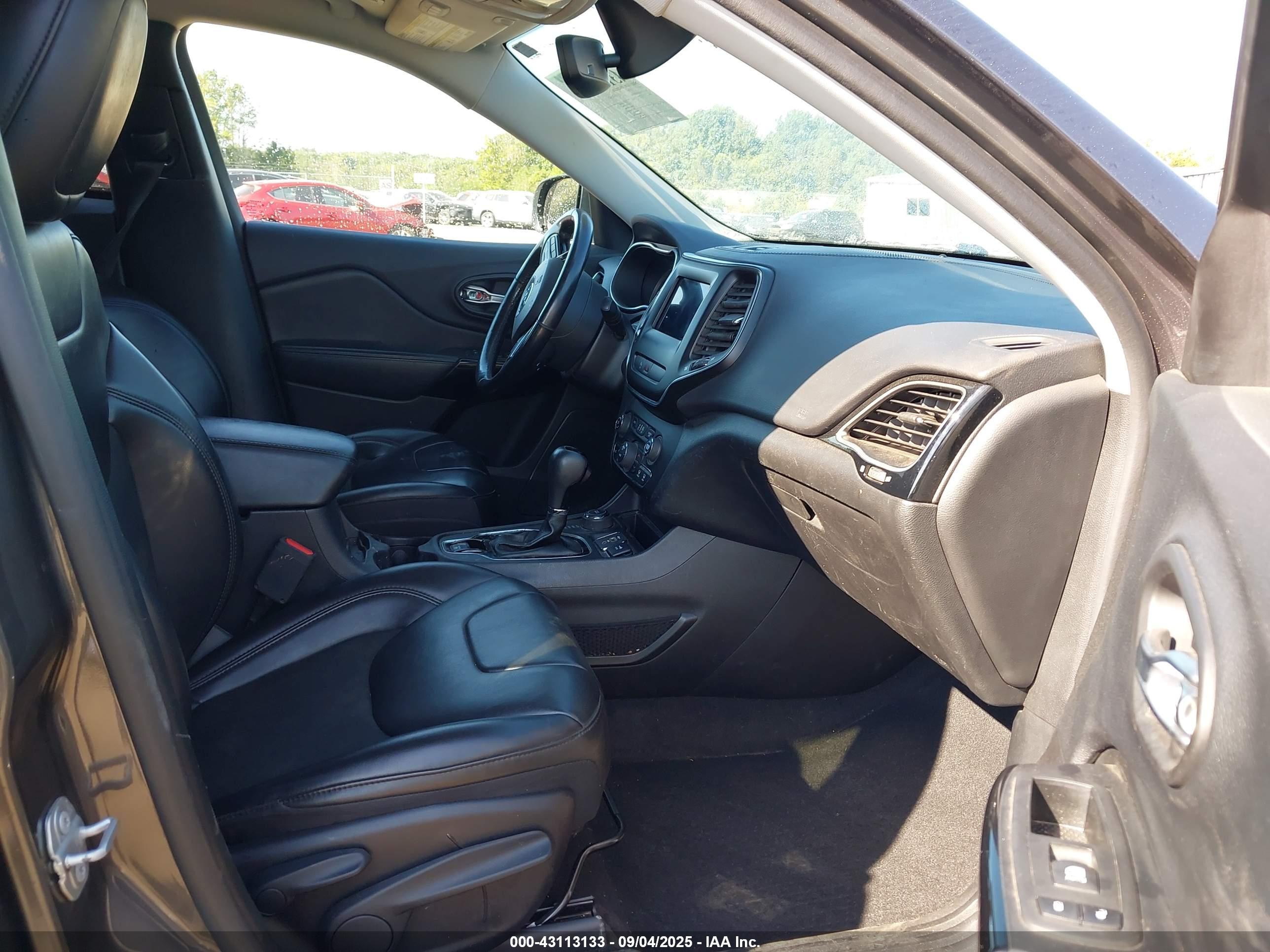 JEEP CHEROKEE image 5