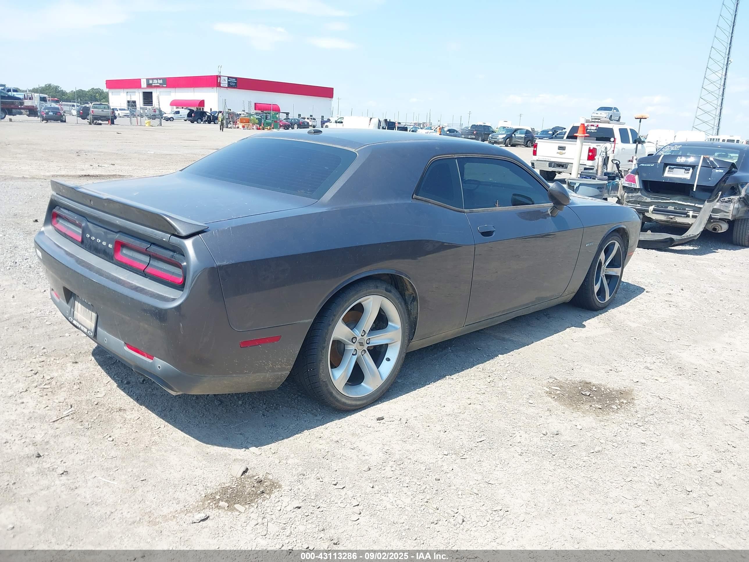 DODGE CHALLENGER image 4