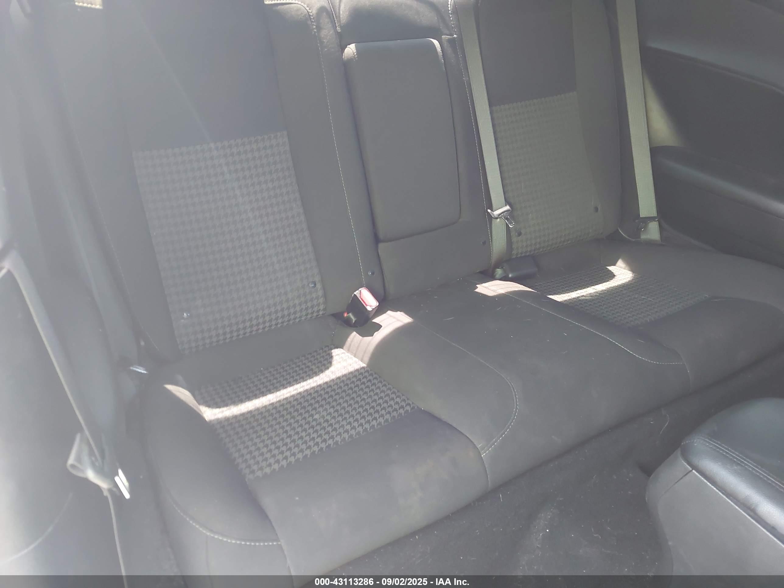 DODGE CHALLENGER image 8