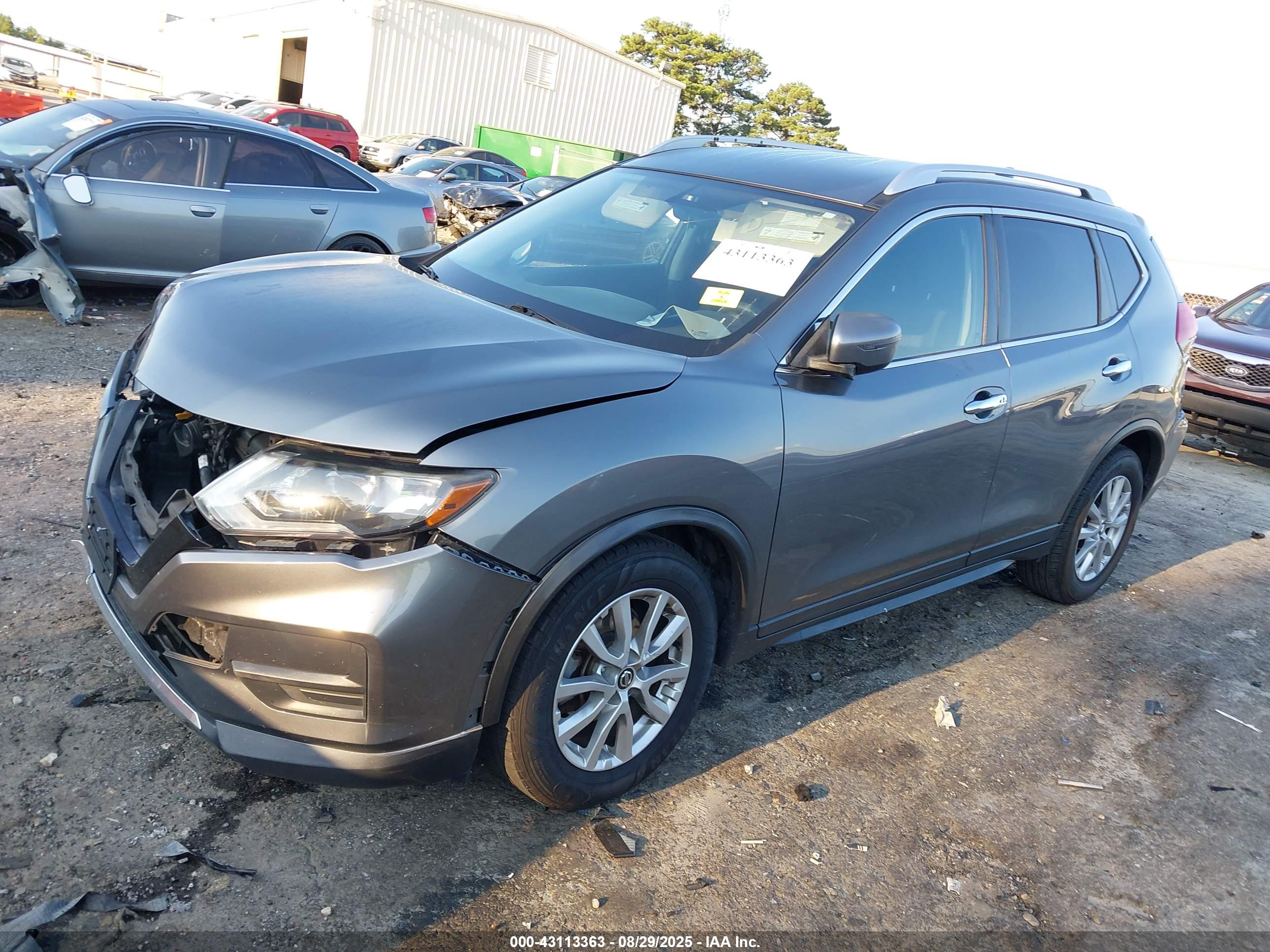 NISSAN ROGUE image 2
