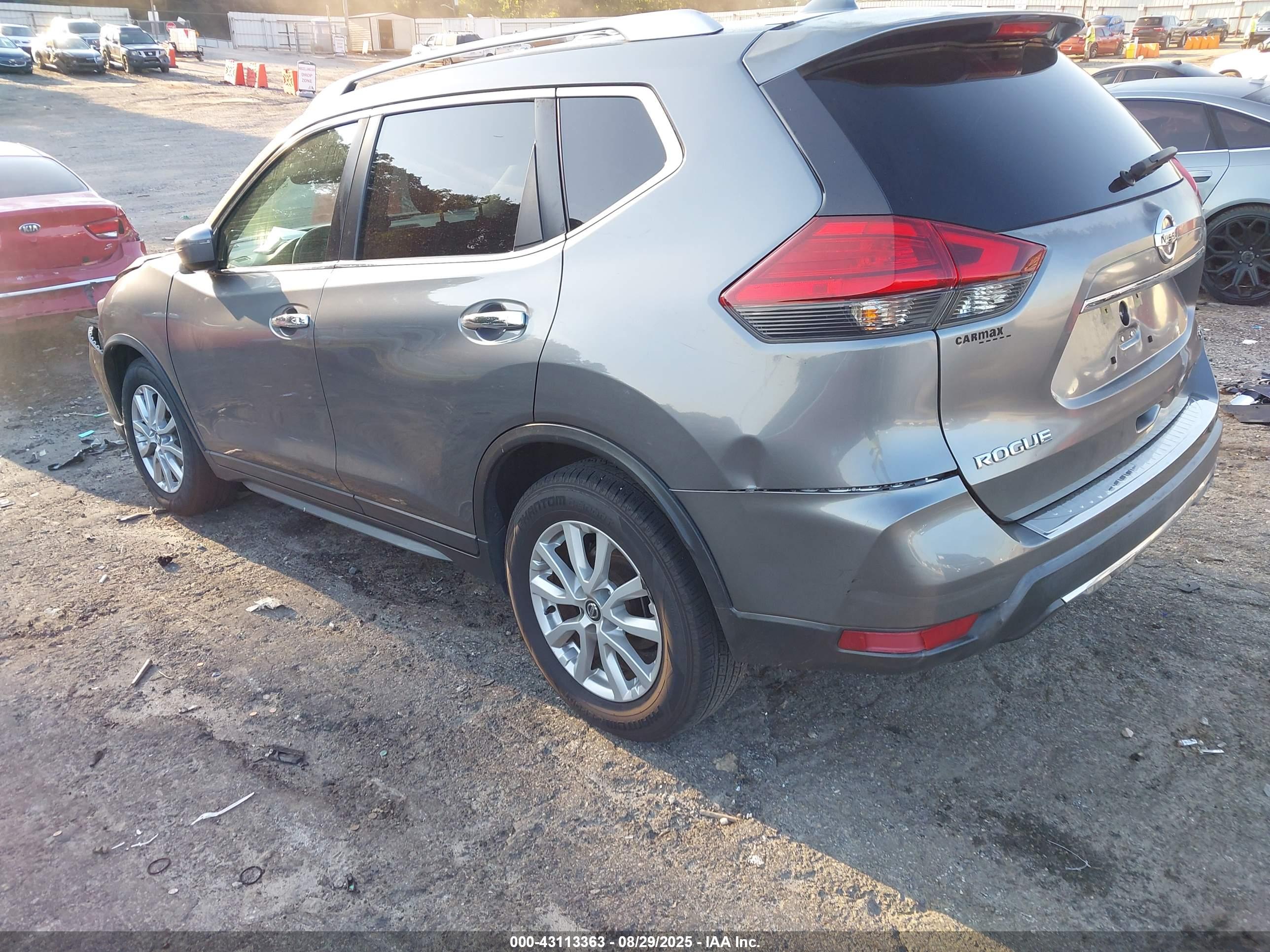 NISSAN ROGUE image 3