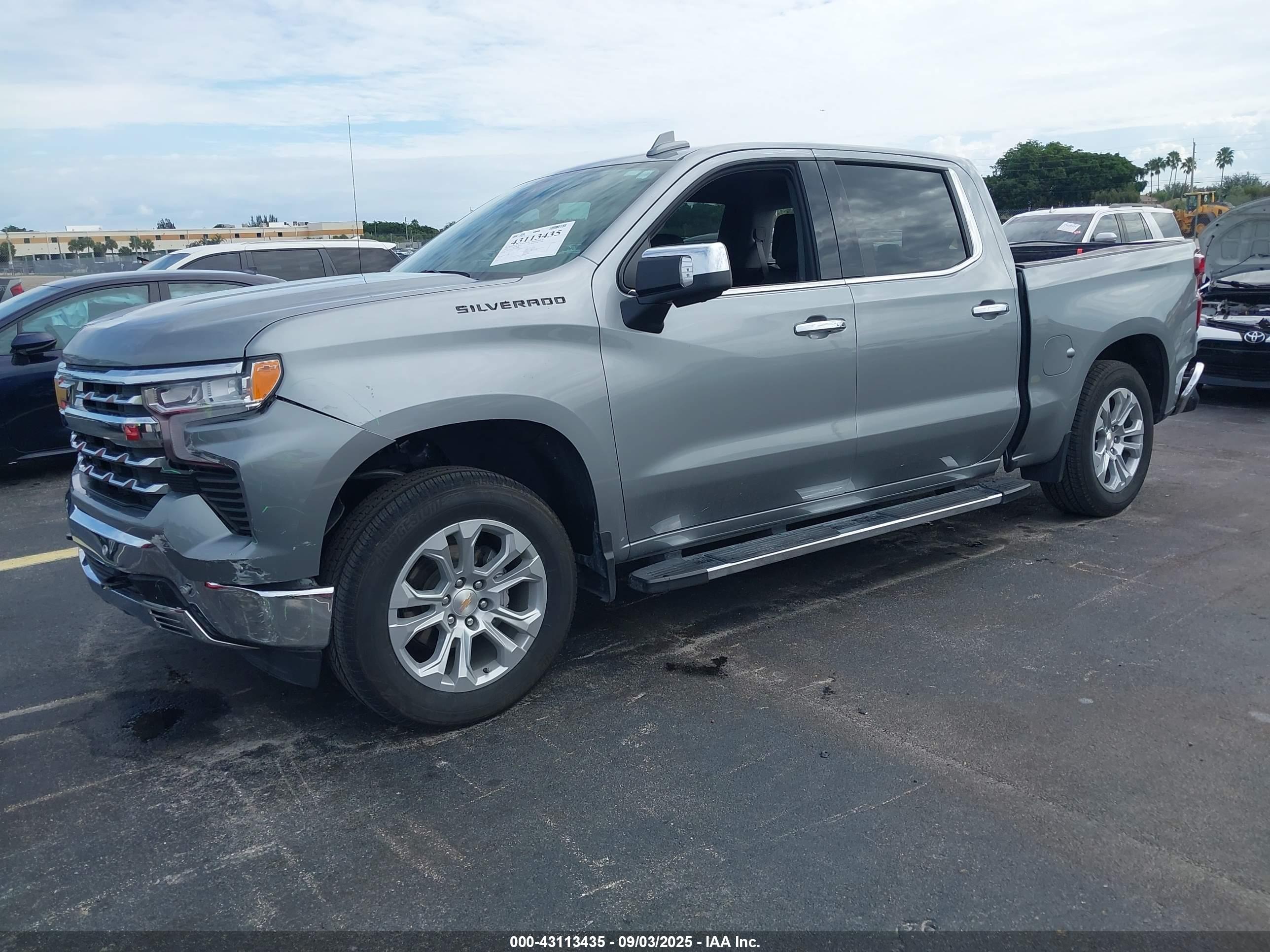 CHEVROLET SILVERADO image 2