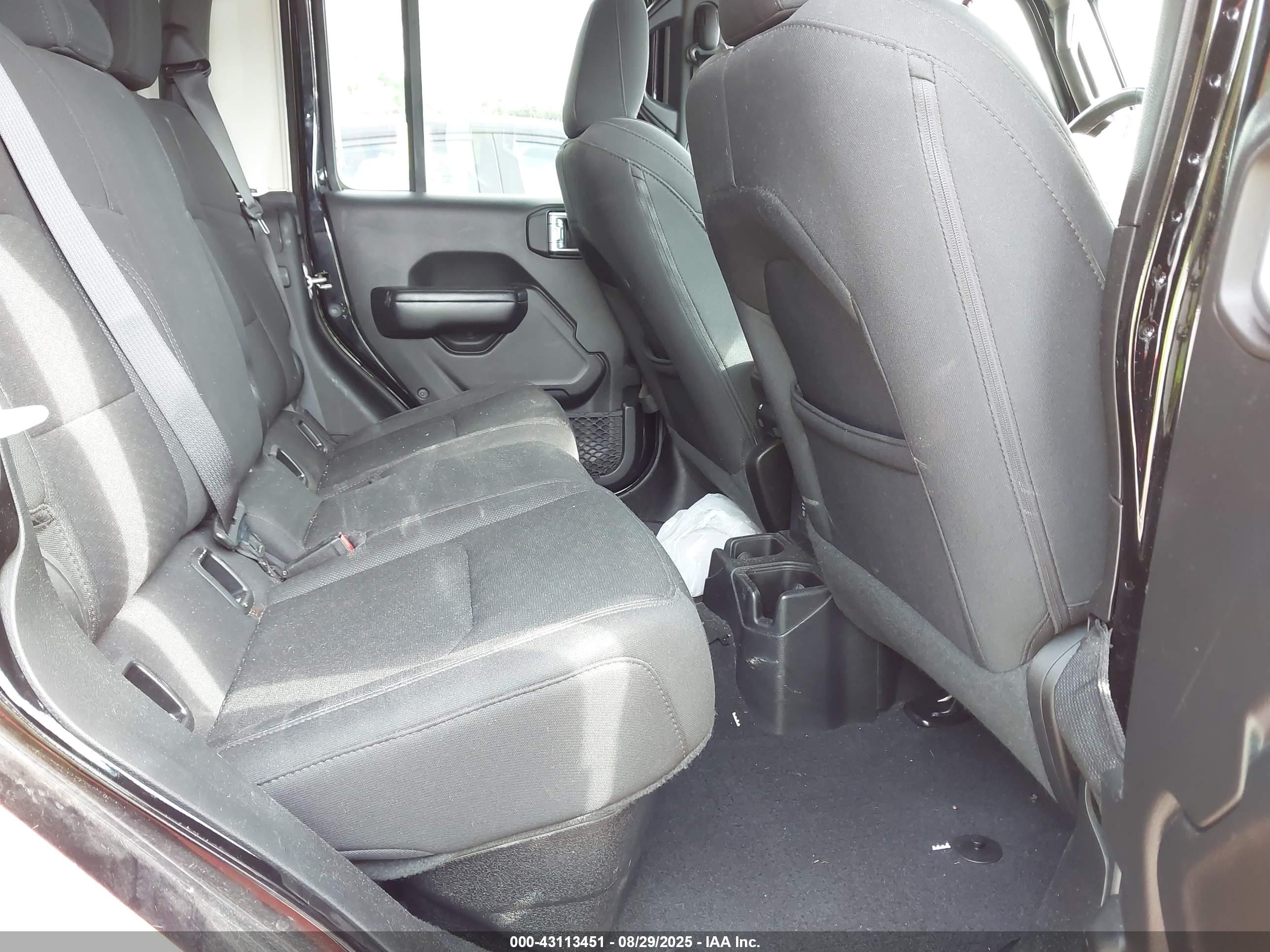 JEEP GLADIATOR image 8