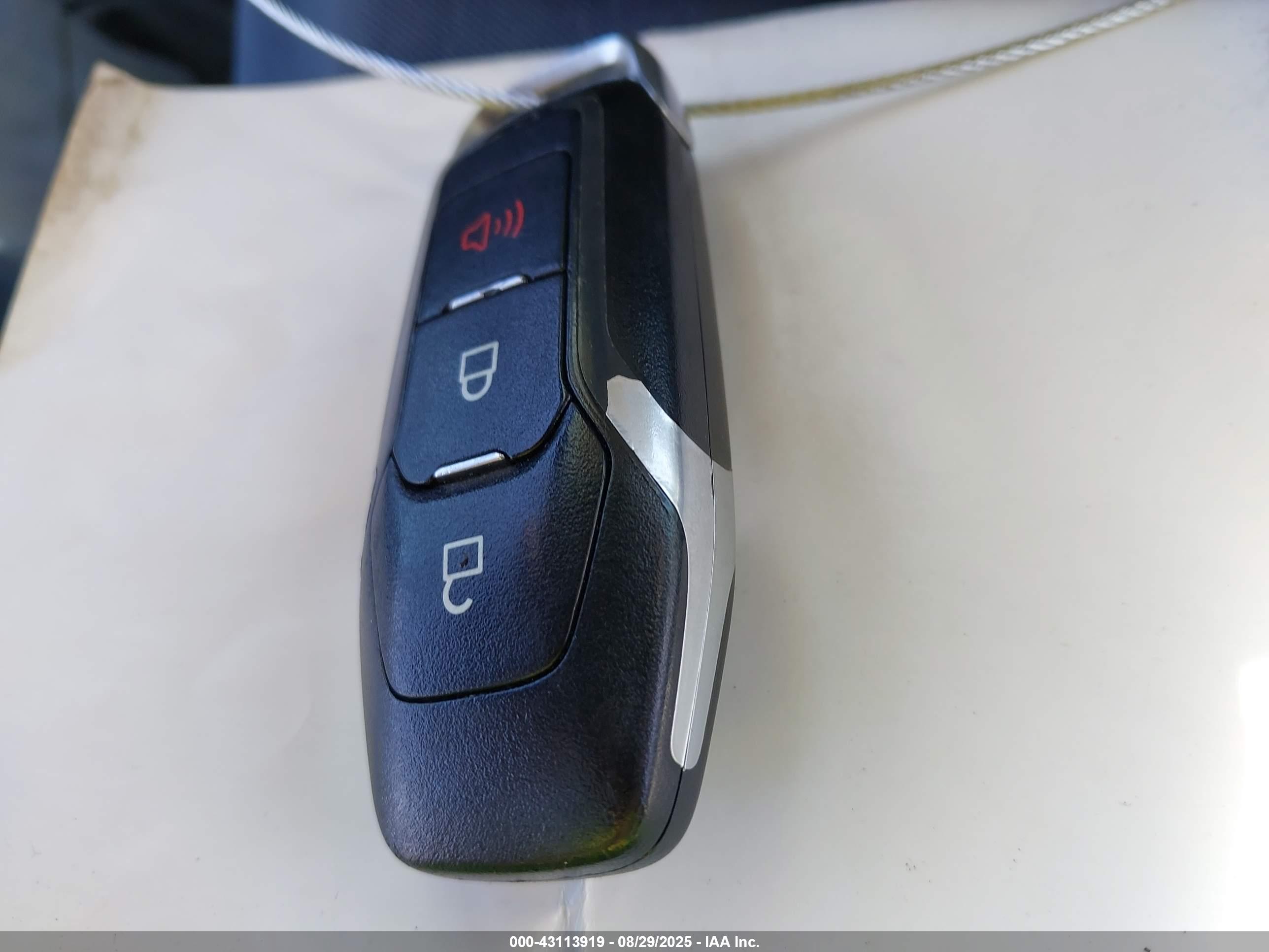 FORD EXPLORER image 11