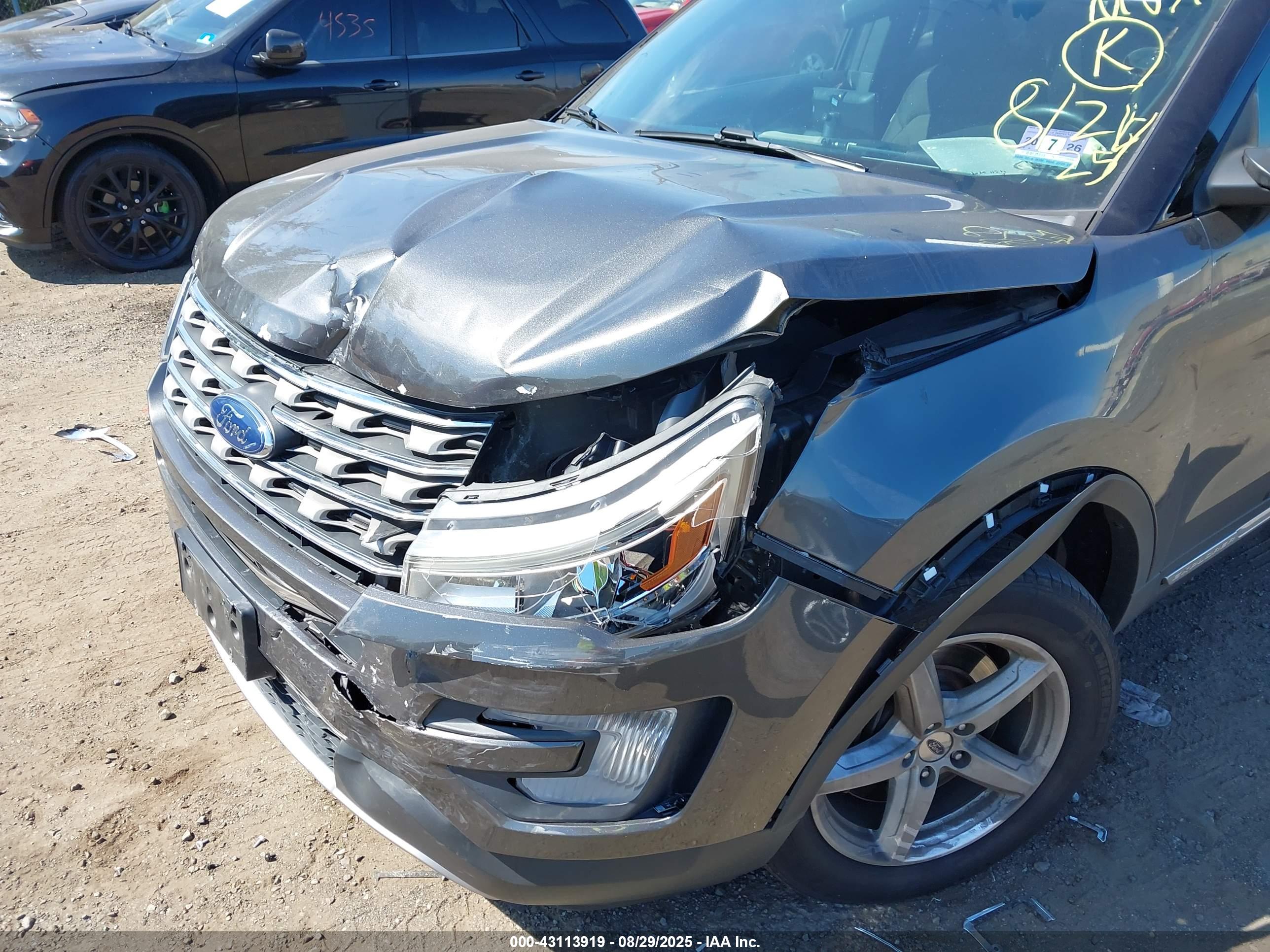 FORD EXPLORER image 6