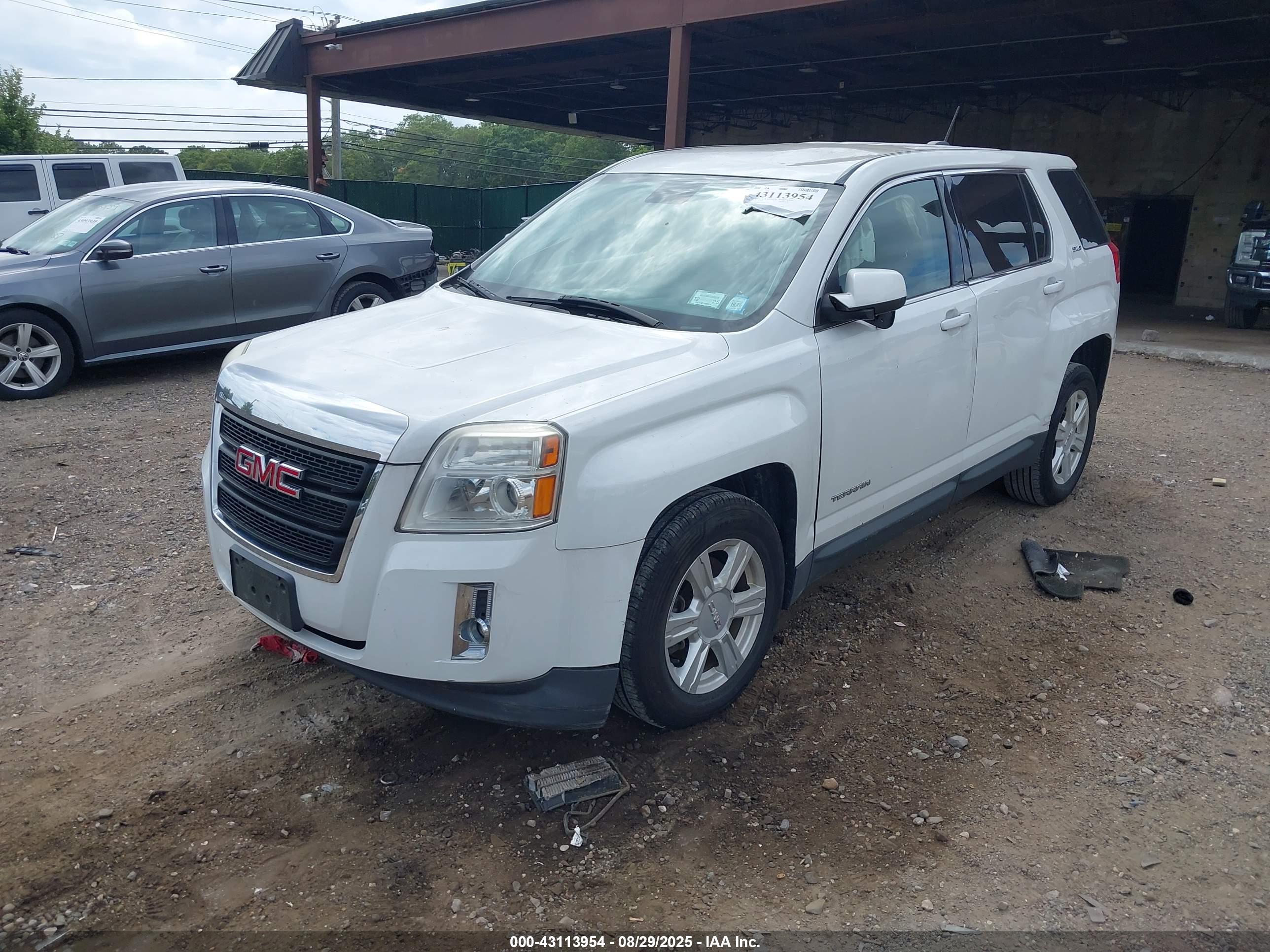 GMC TERRAIN image 2