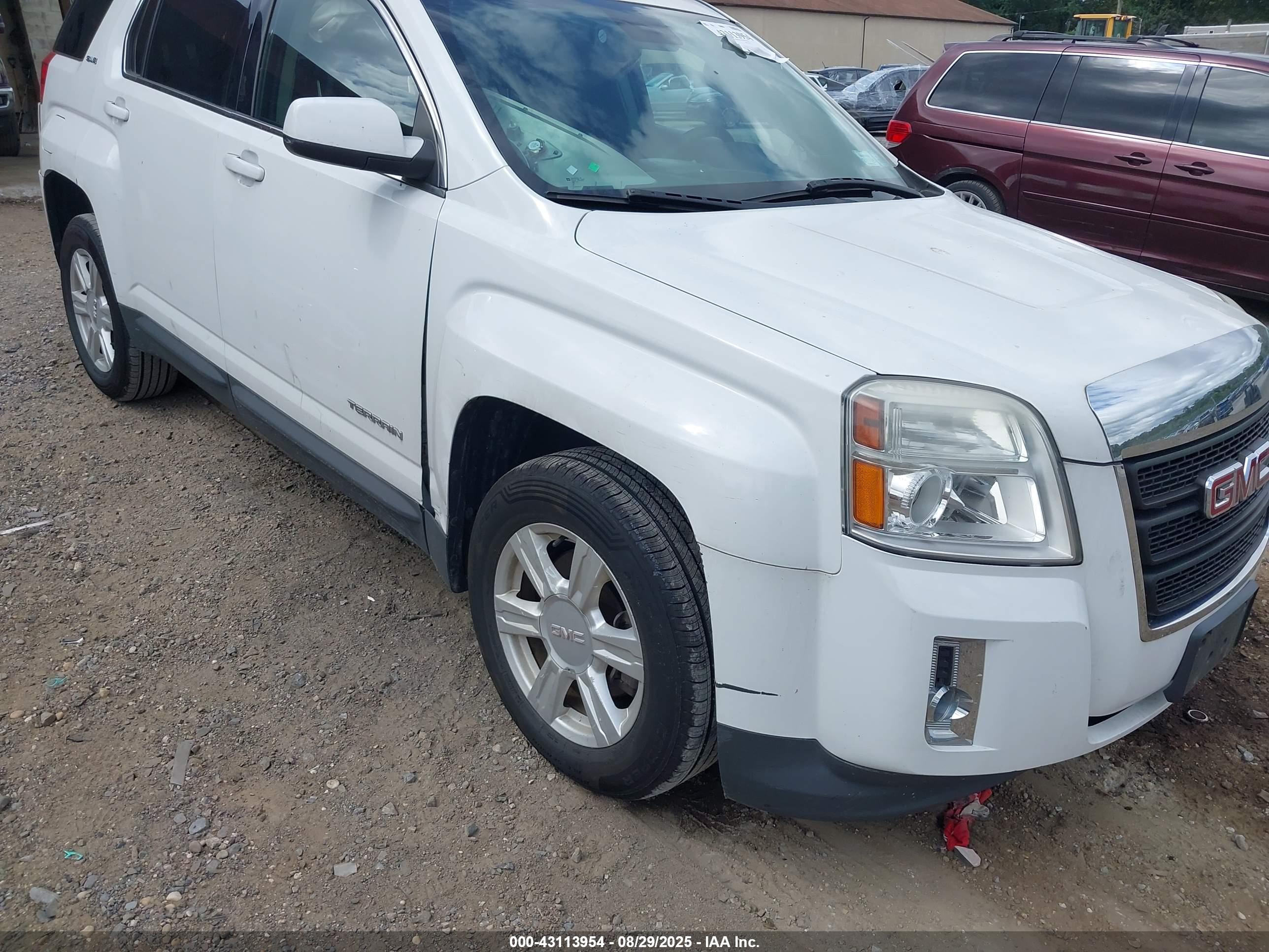 GMC TERRAIN image 6