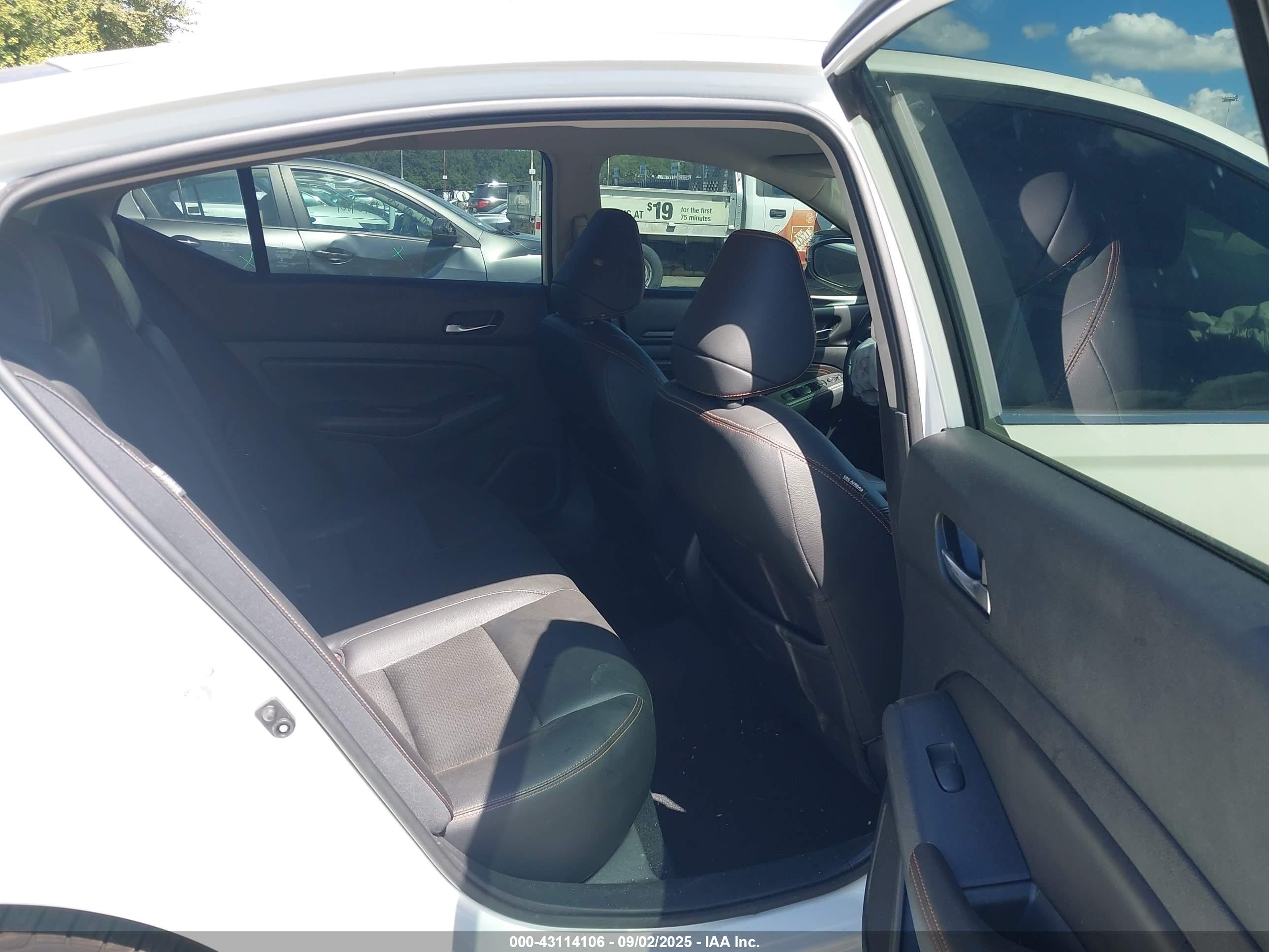 NISSAN ALTIMA image 8