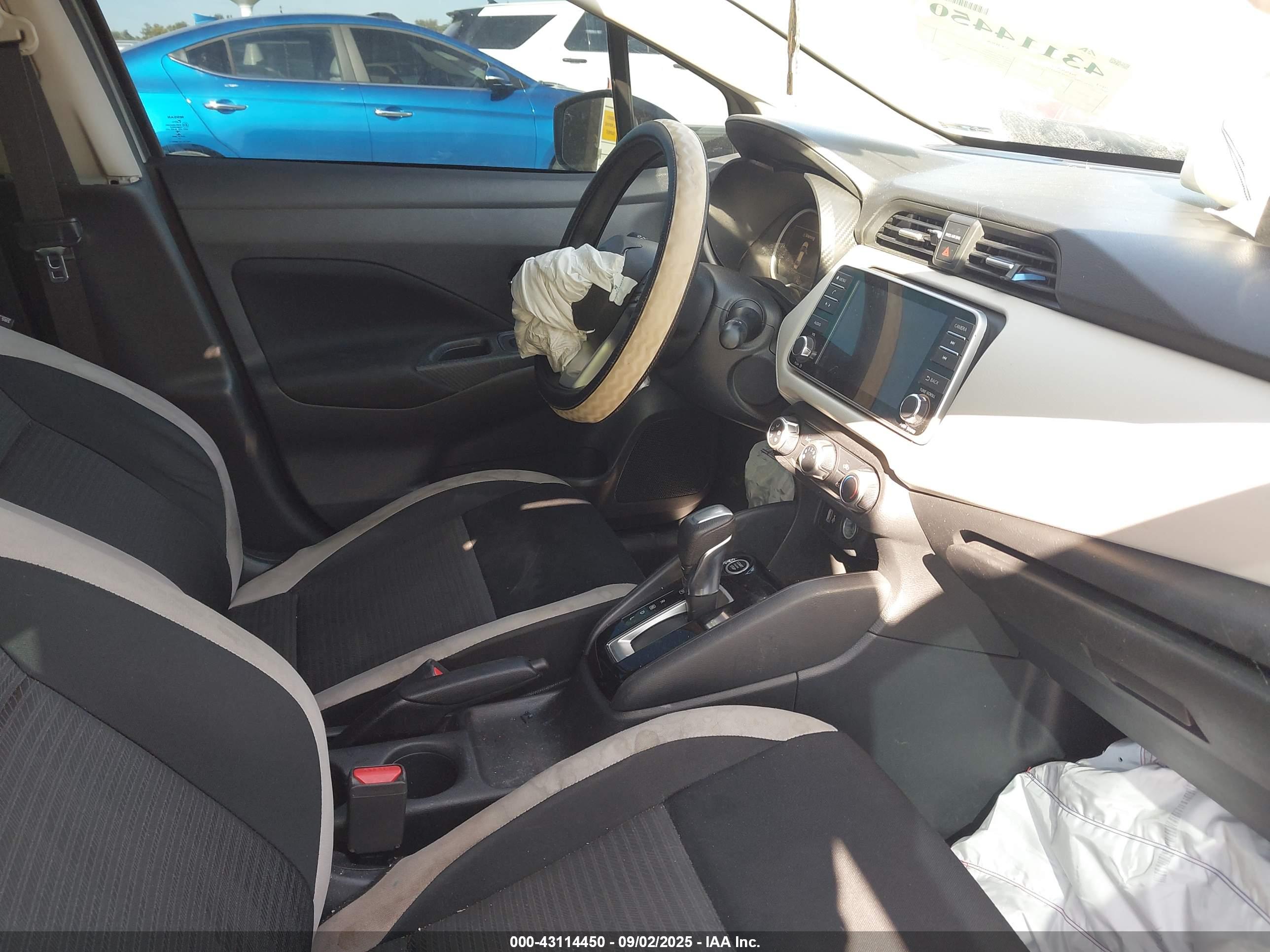 NISSAN VERSA image 5