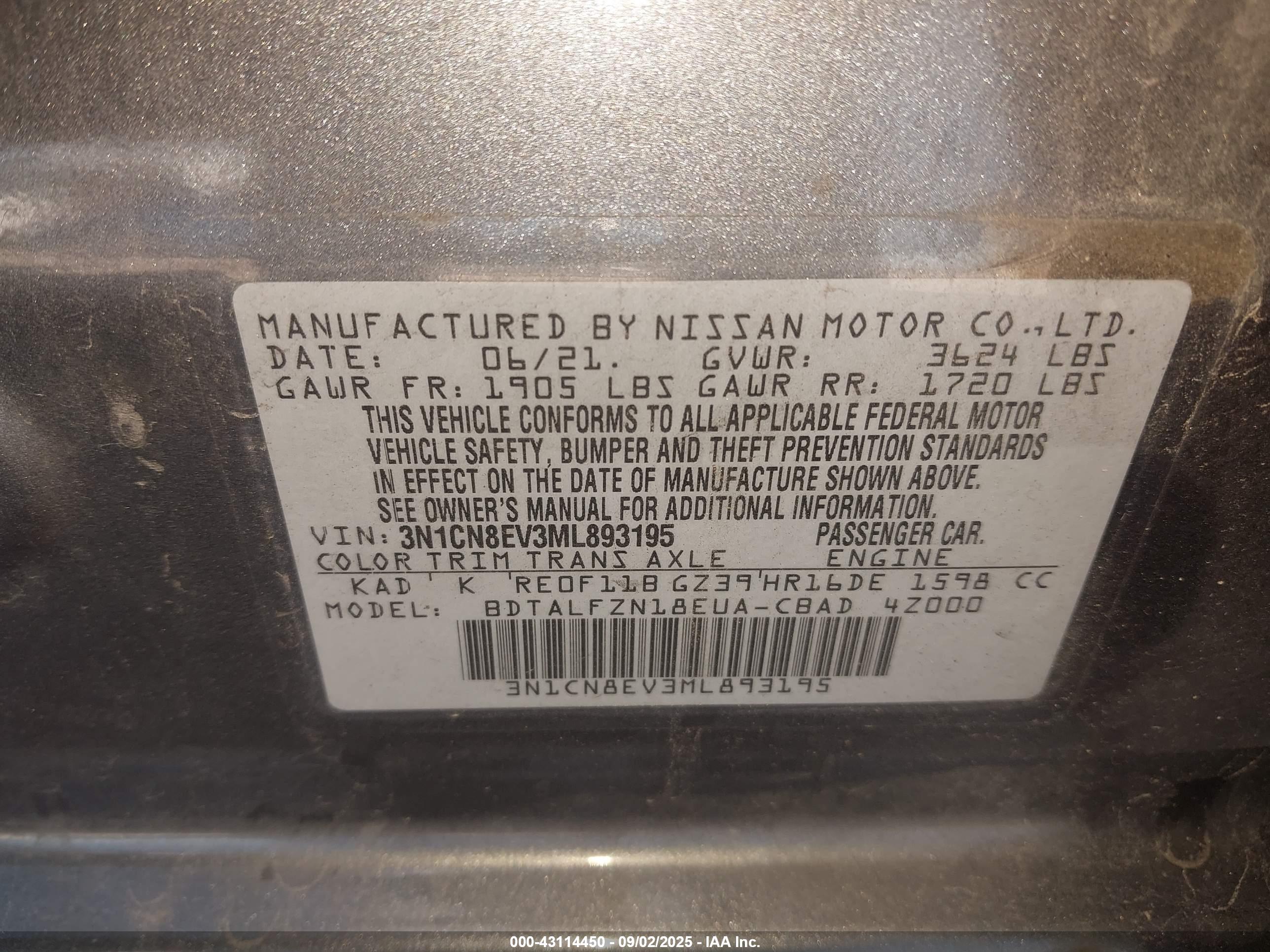 NISSAN VERSA image 9