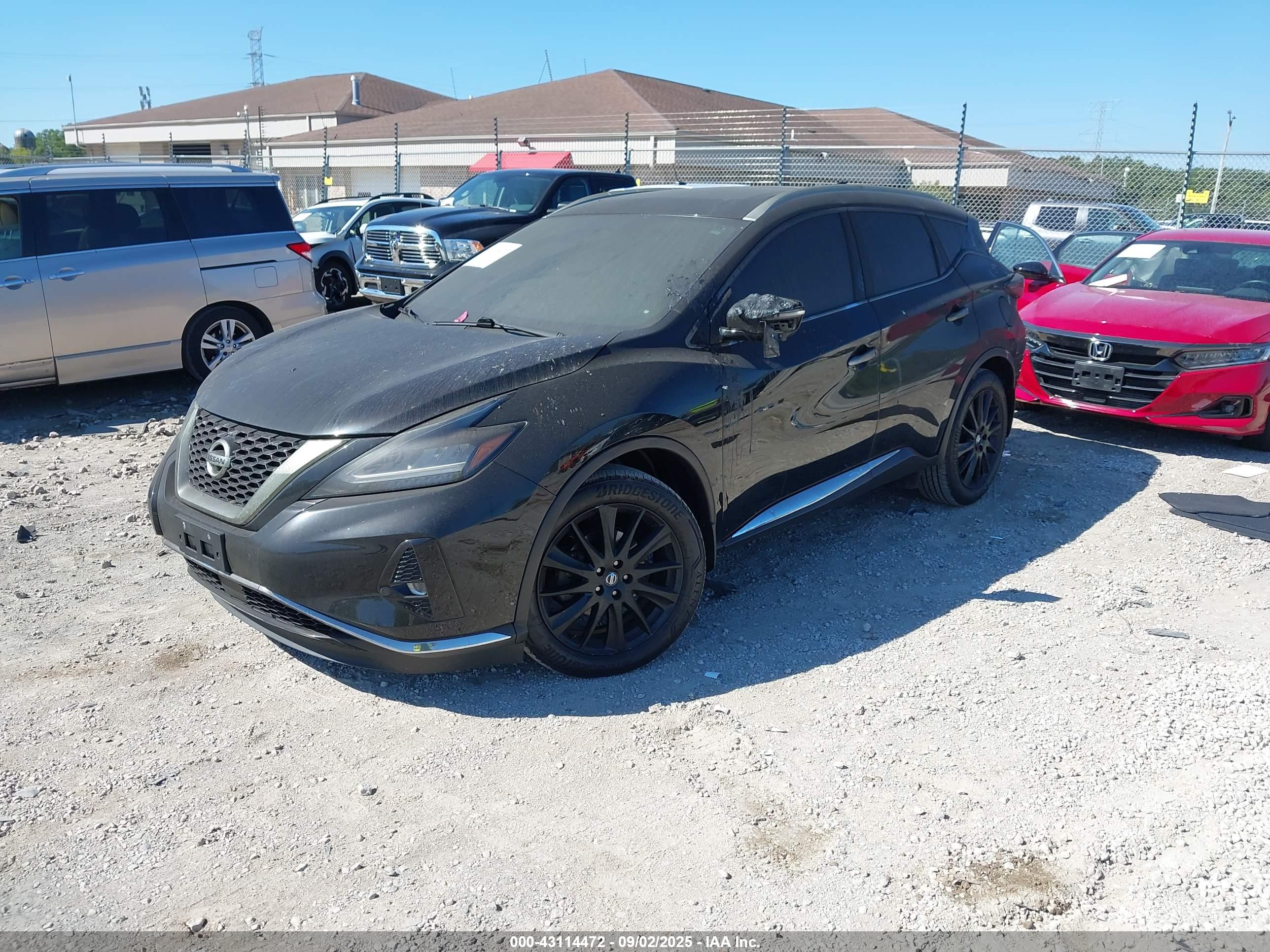 NISSAN MURANO image 2