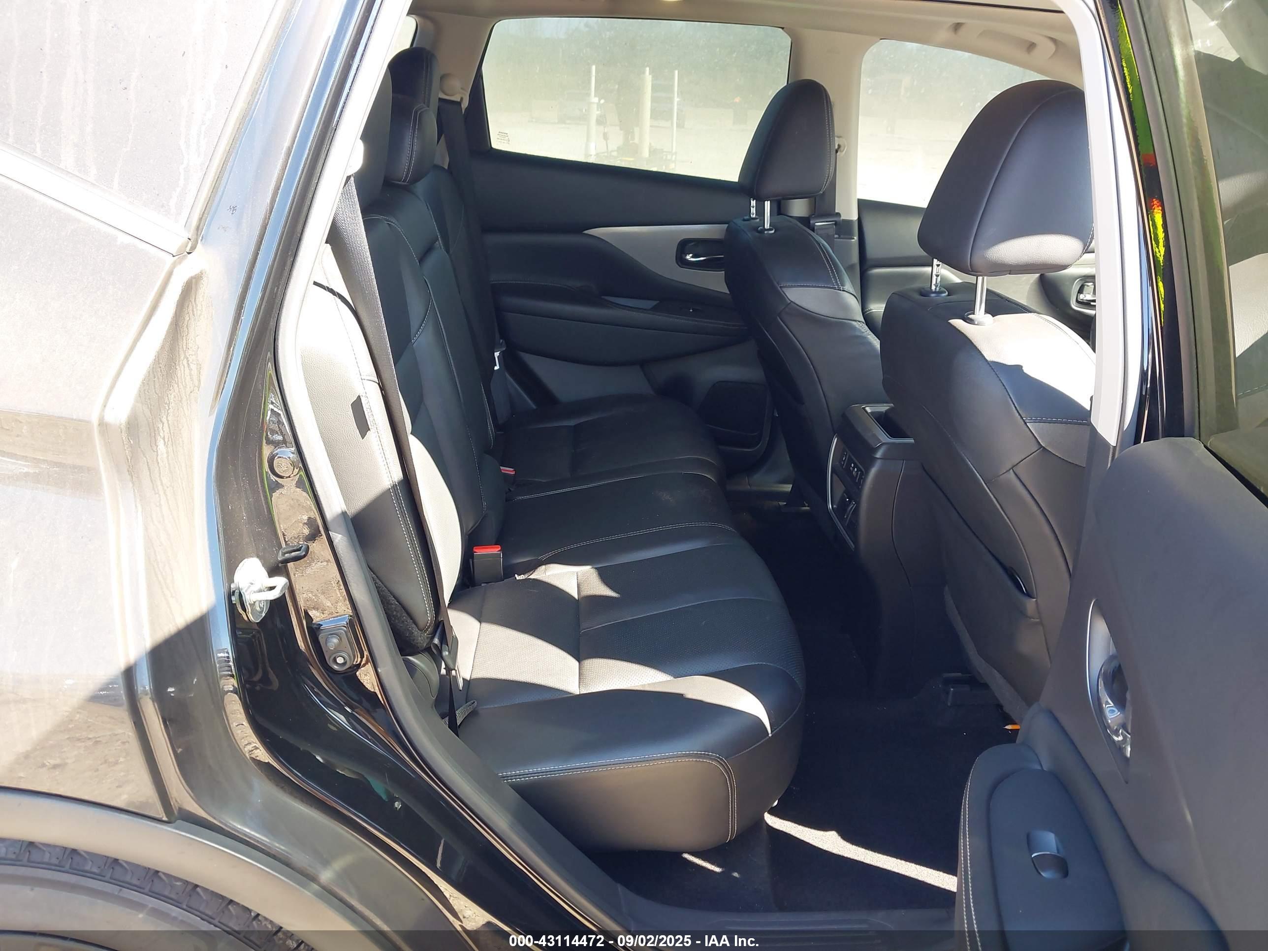 NISSAN MURANO image 8