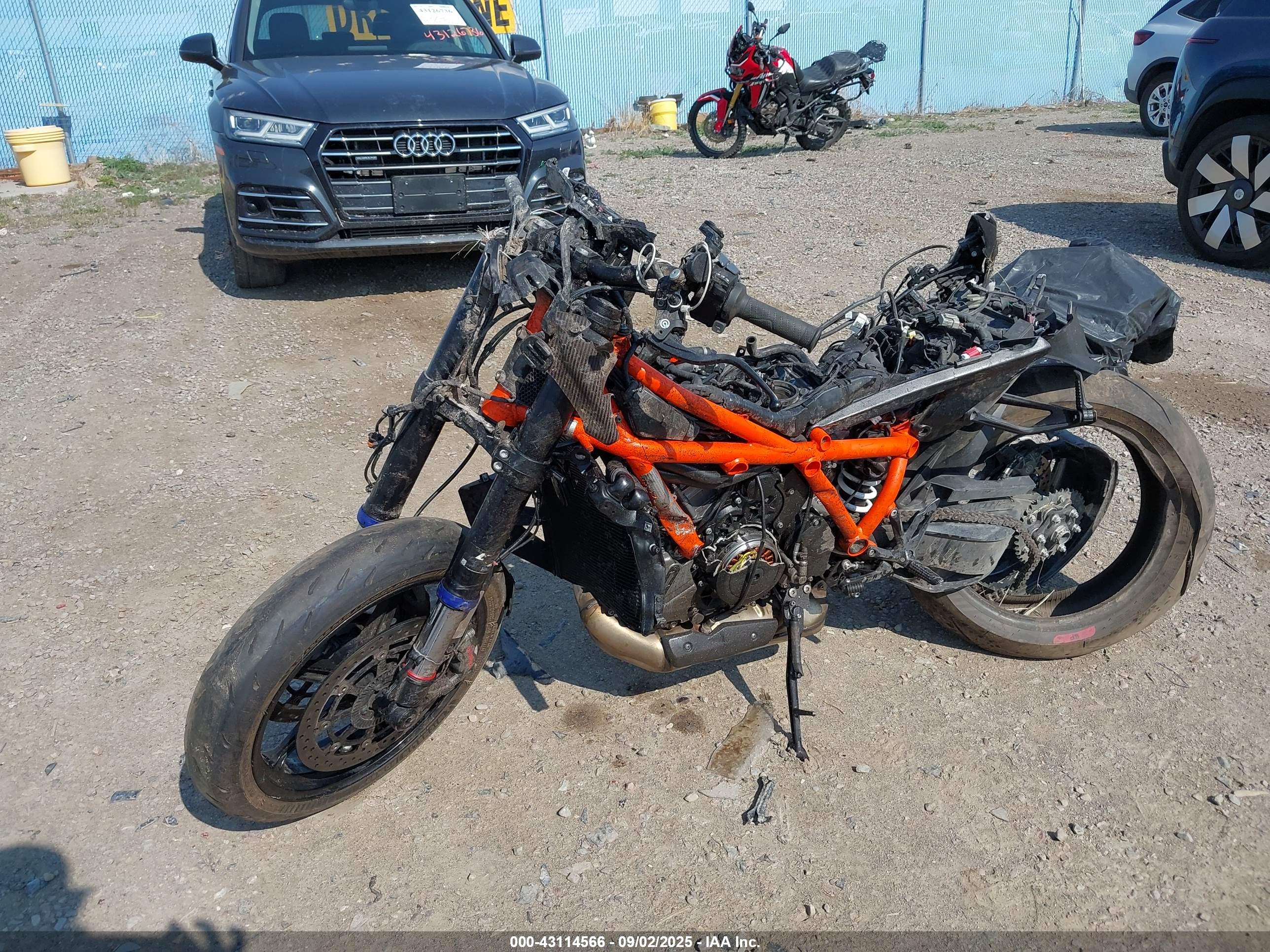 KTM 1290 image 2