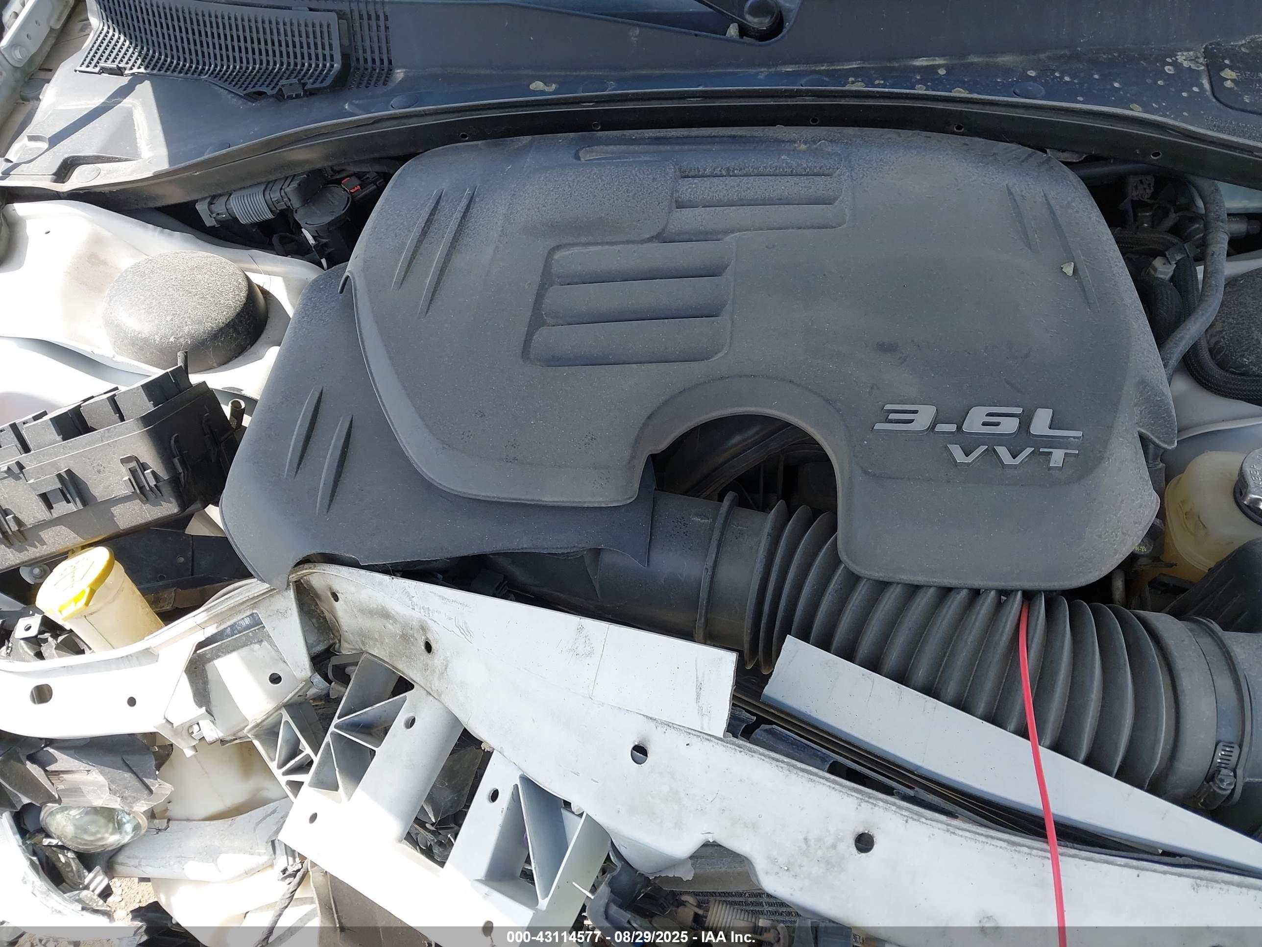CHRYSLER 300 image 10