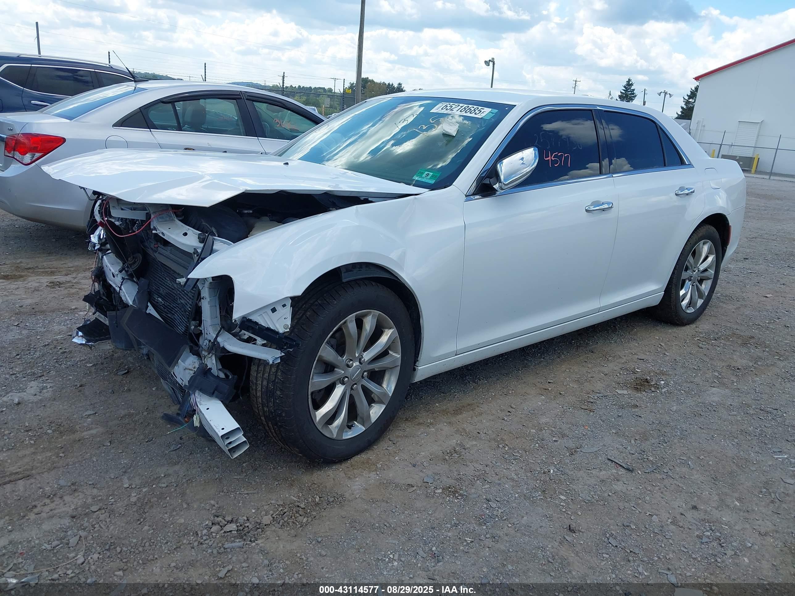 CHRYSLER 300 image 2