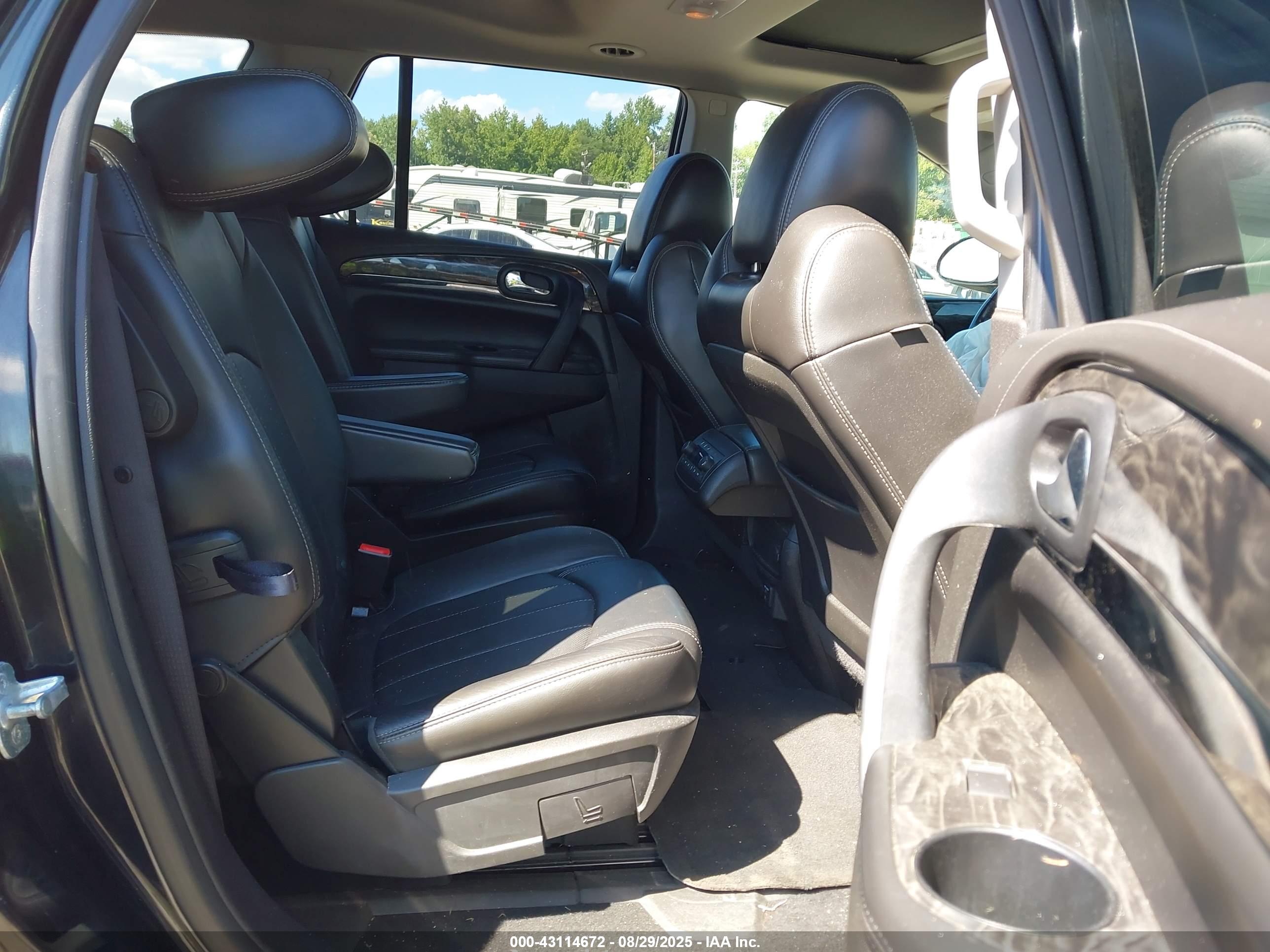 BUICK ENCLAVE image 8