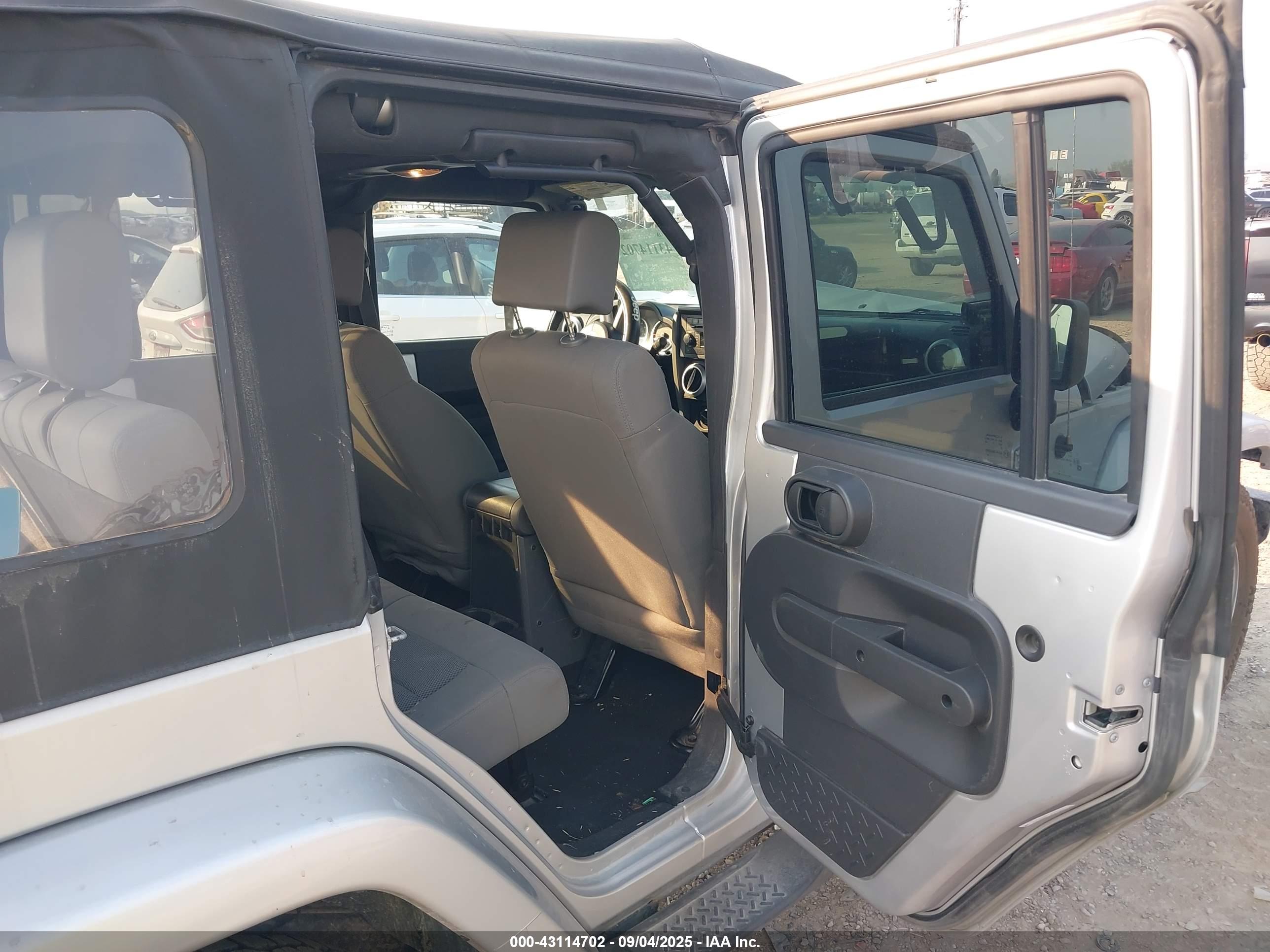 JEEP WRANGLER image 8