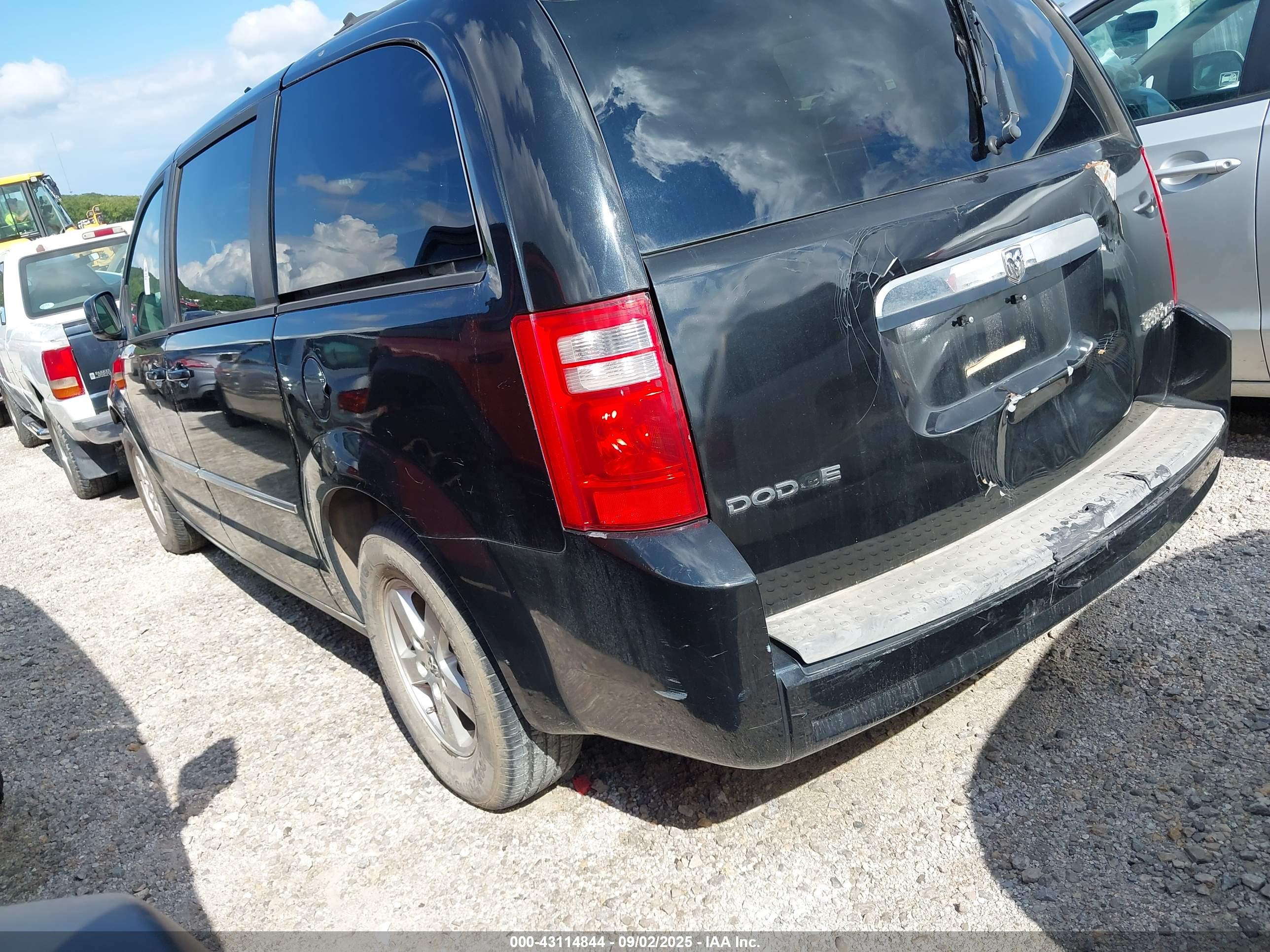 DODGE GRAND image 3