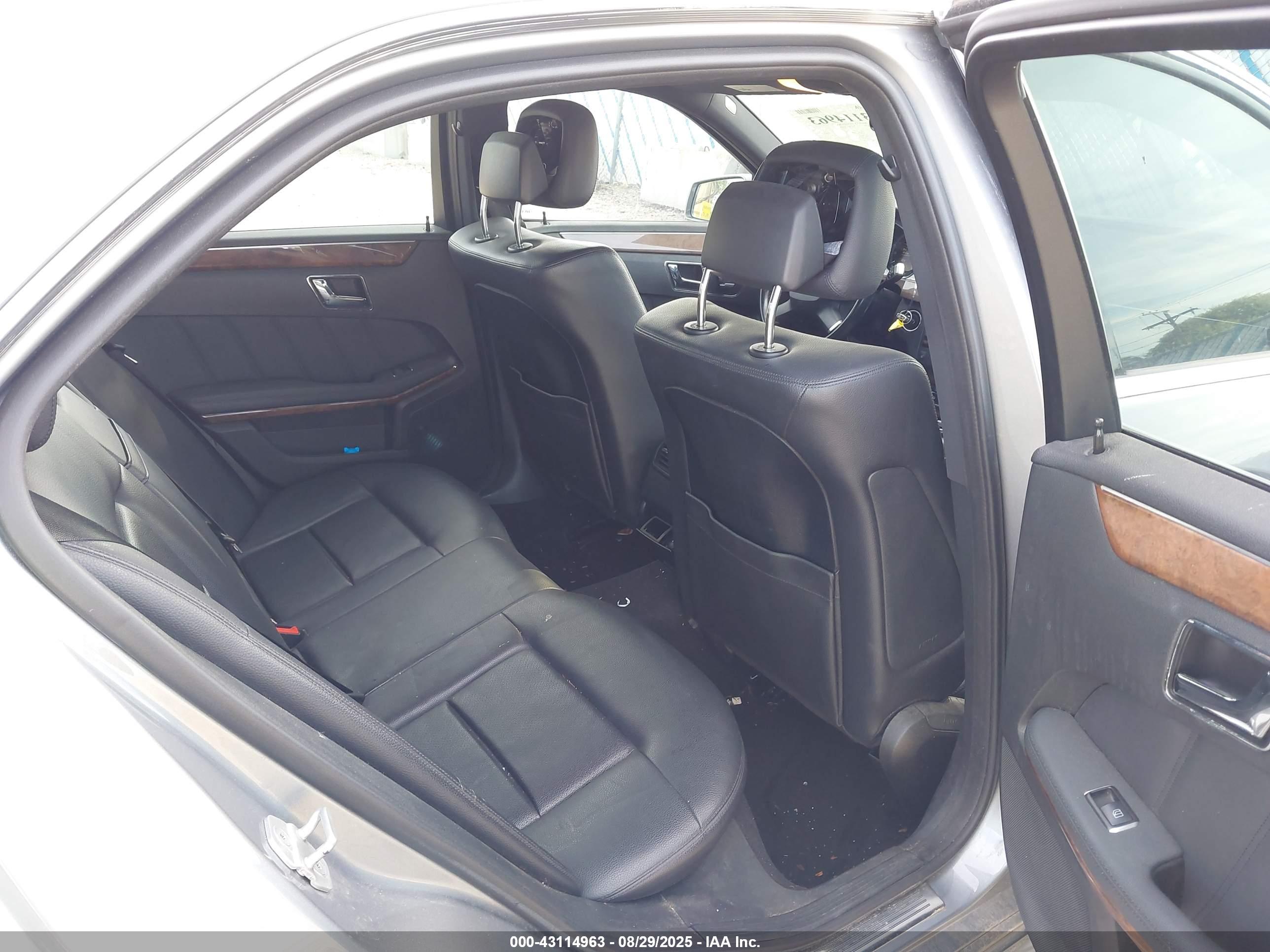 MERCEDES-BENZ E image 8
