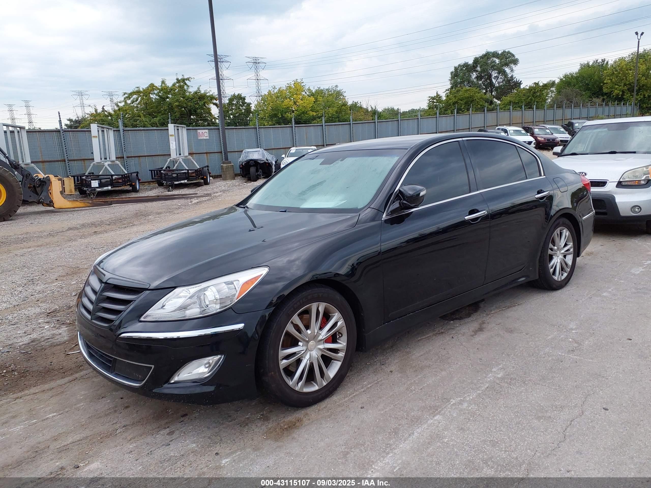 HYUNDAI GENESIS image 2