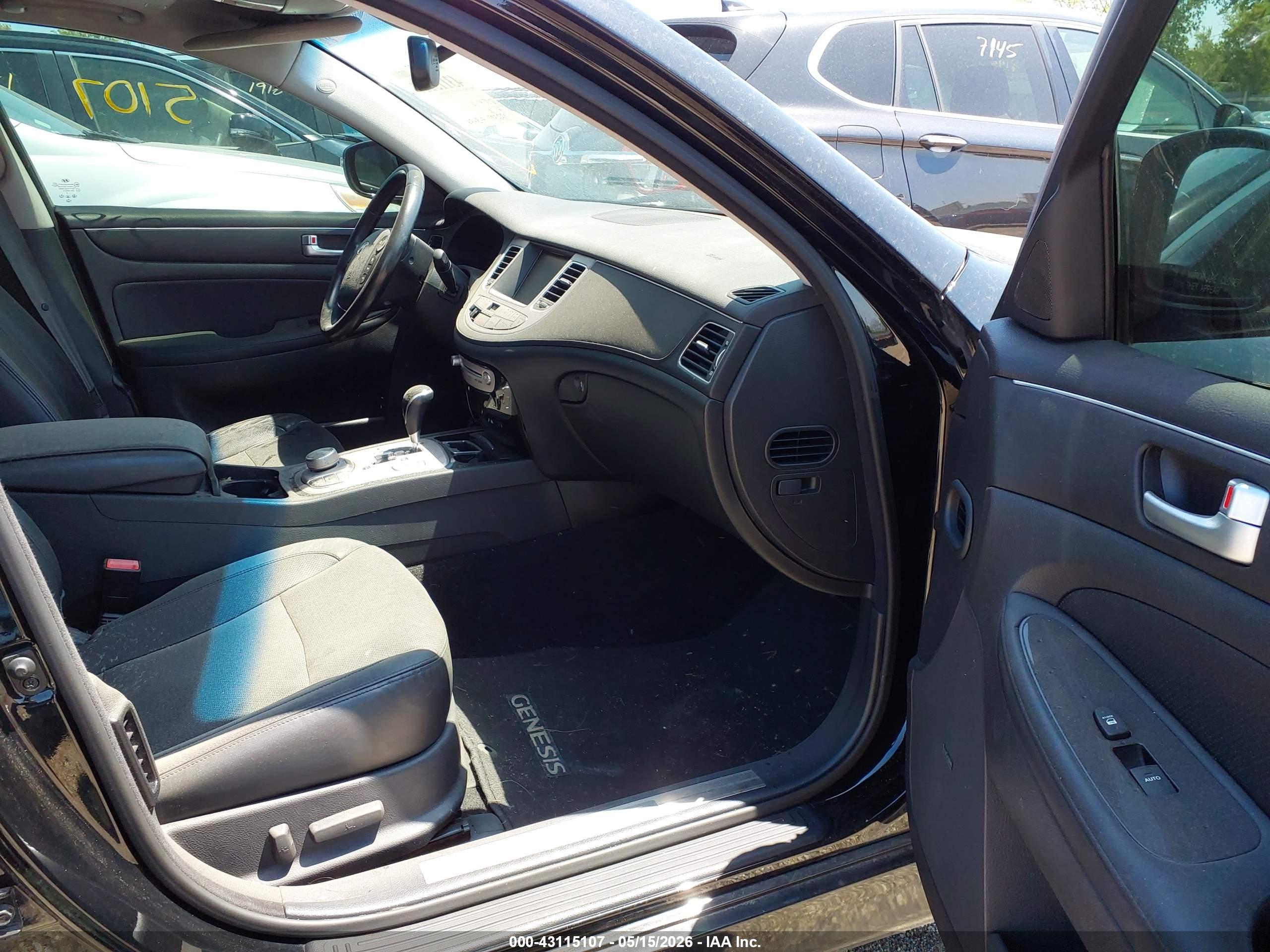 HYUNDAI GENESIS image 5