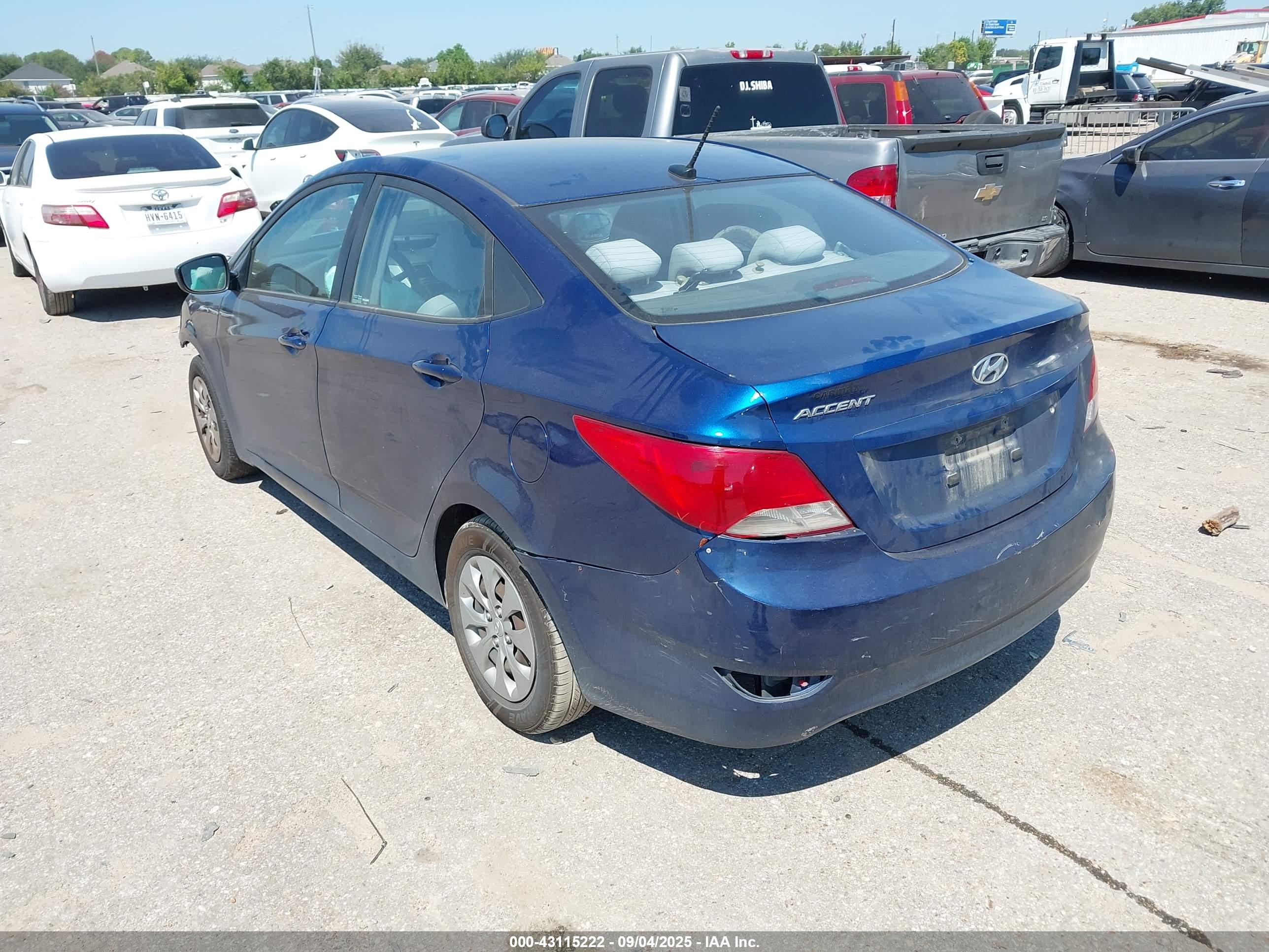 HYUNDAI ACCENT image 3