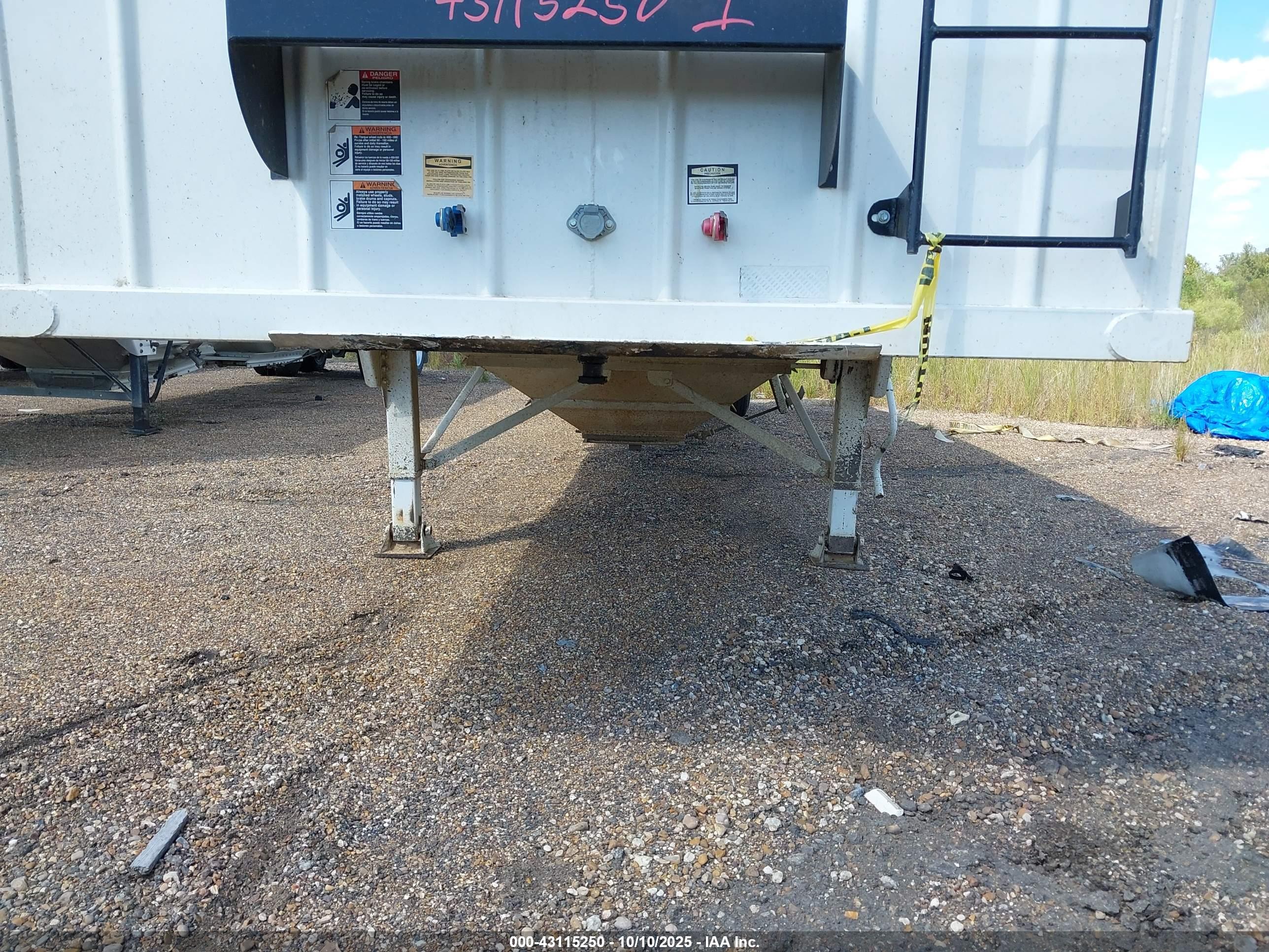 CONSTRUCTION TRAILER image 10