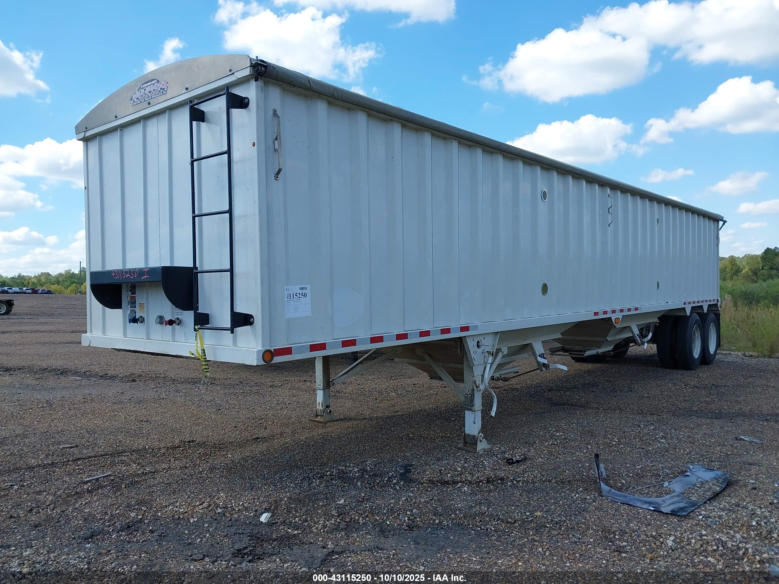 CONSTRUCTION TRAILER image 2