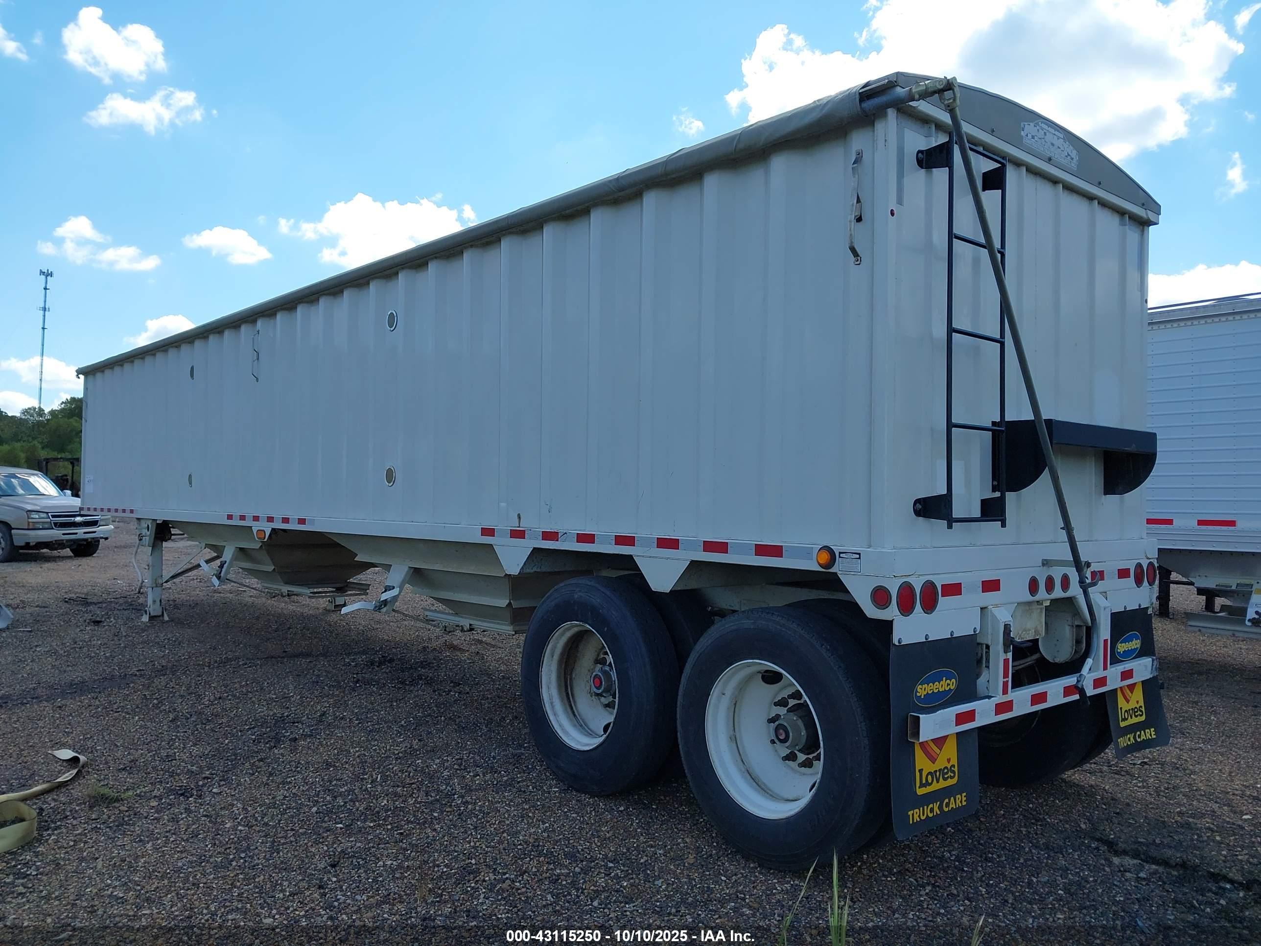 CONSTRUCTION TRAILER image 3