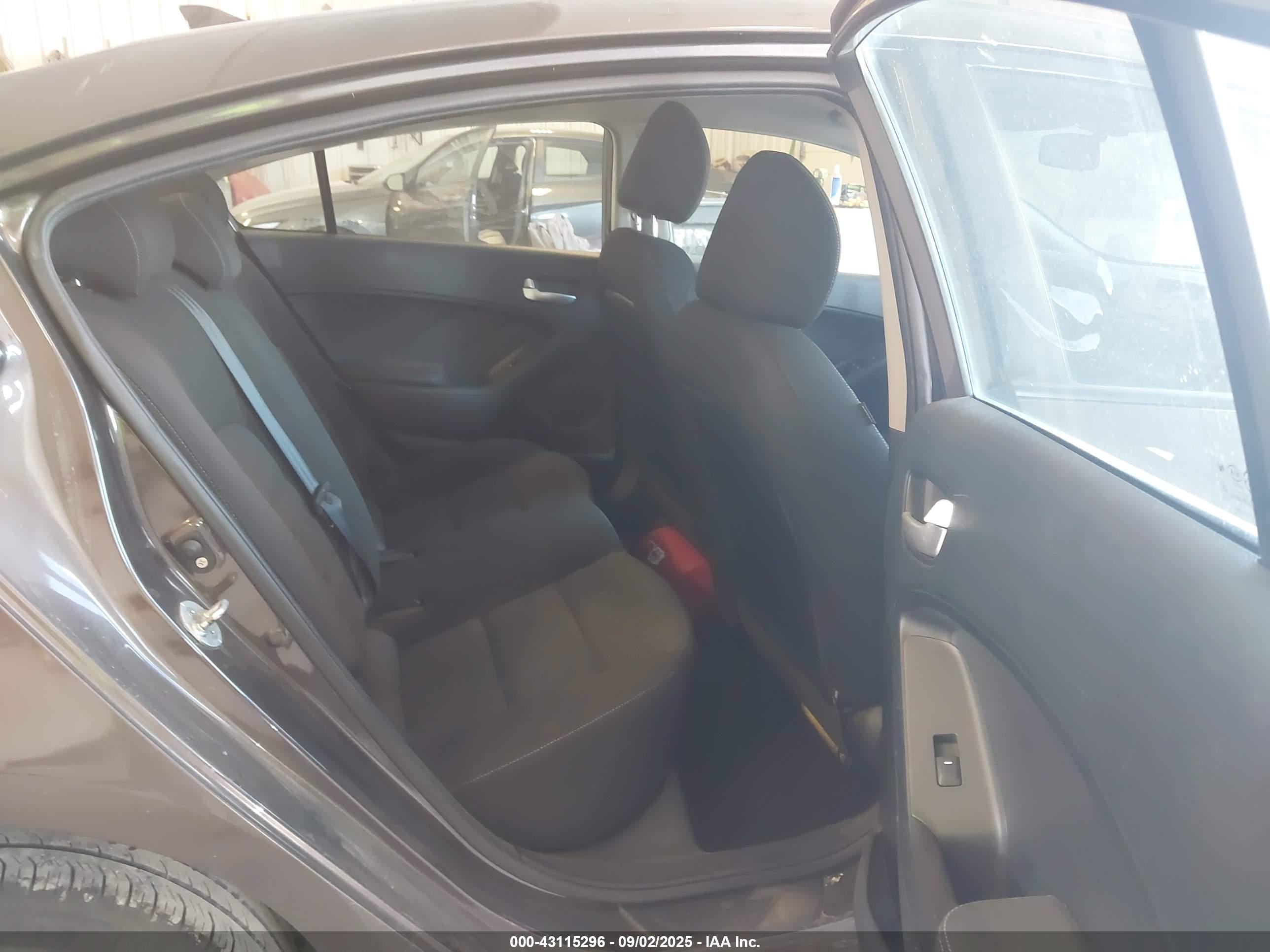 KIA FORTE image 8