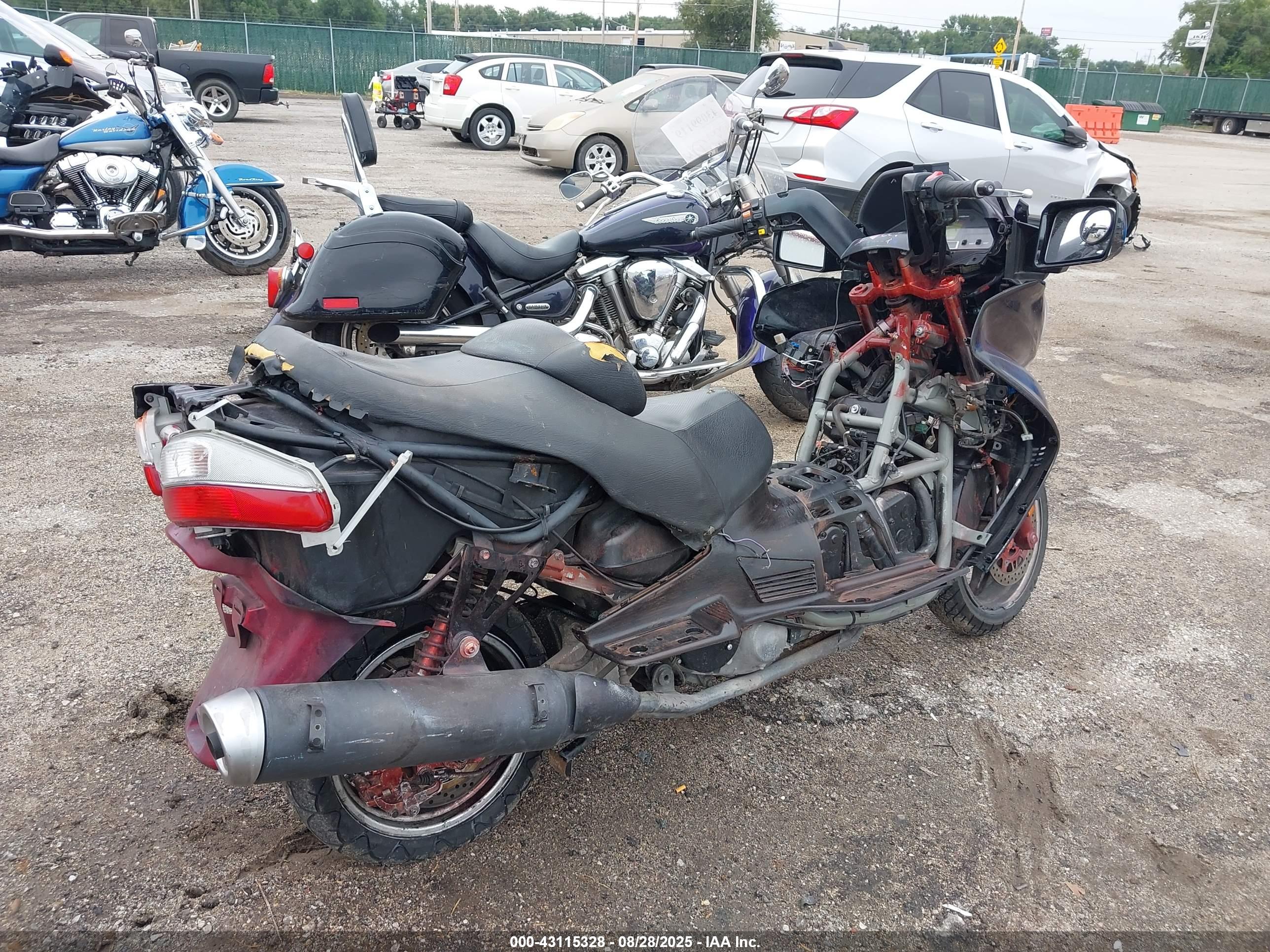 SUZUKI AN650 image 4
